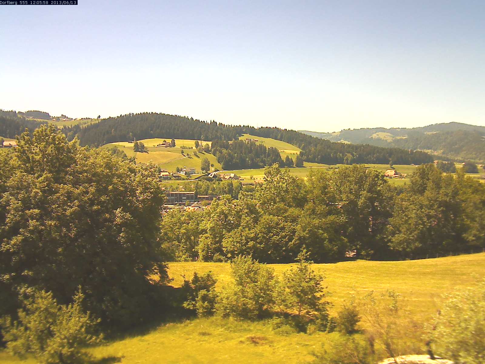 Webcam-Bild: Aussicht vom Dorfberg in Langnau 20130613-120600