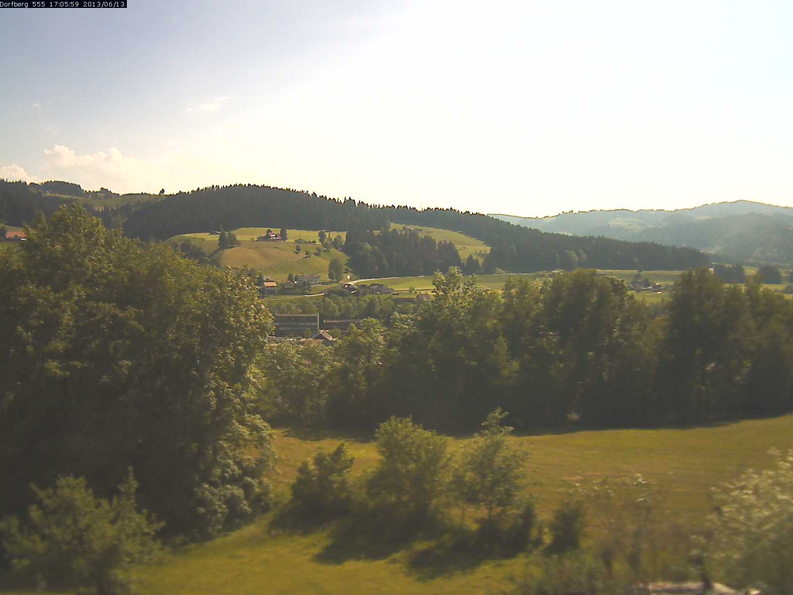 Webcam-Bild: Aussicht vom Dorfberg in Langnau 20130613-170600