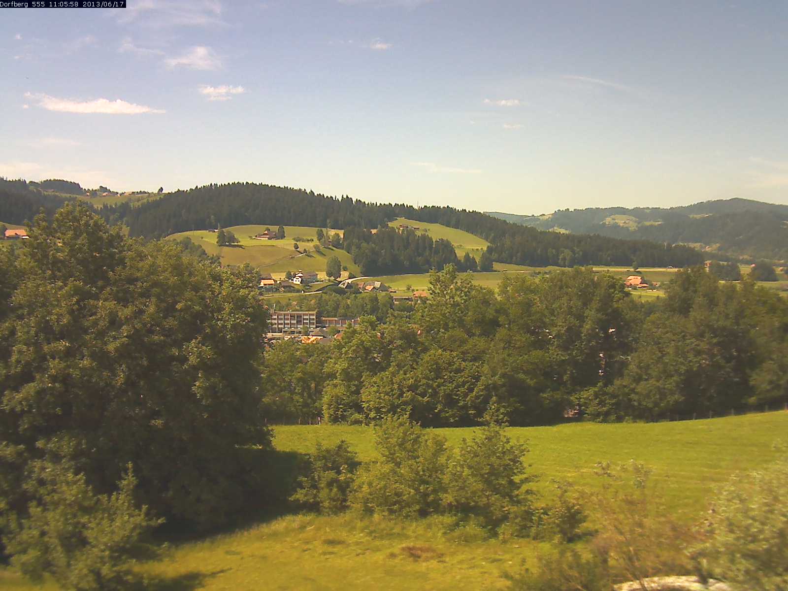 Webcam-Bild: Aussicht vom Dorfberg in Langnau 20130617-110600