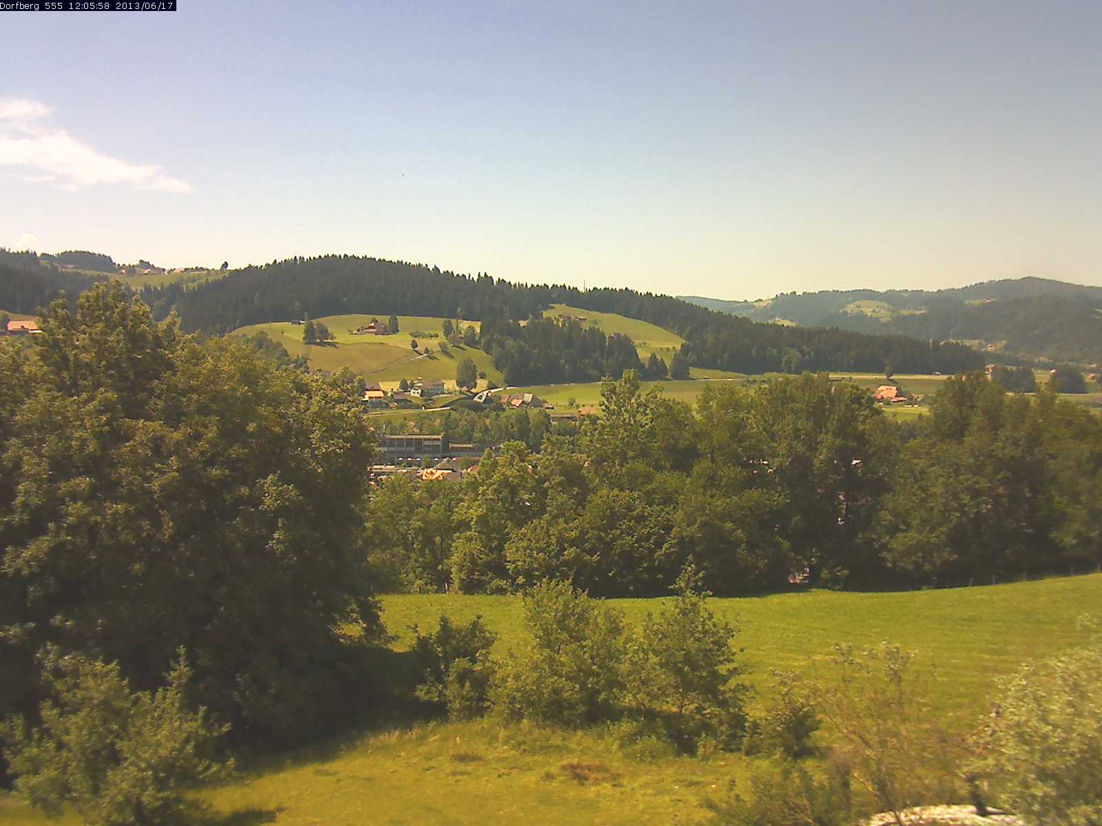 Webcam-Bild: Aussicht vom Dorfberg in Langnau 20130617-120600