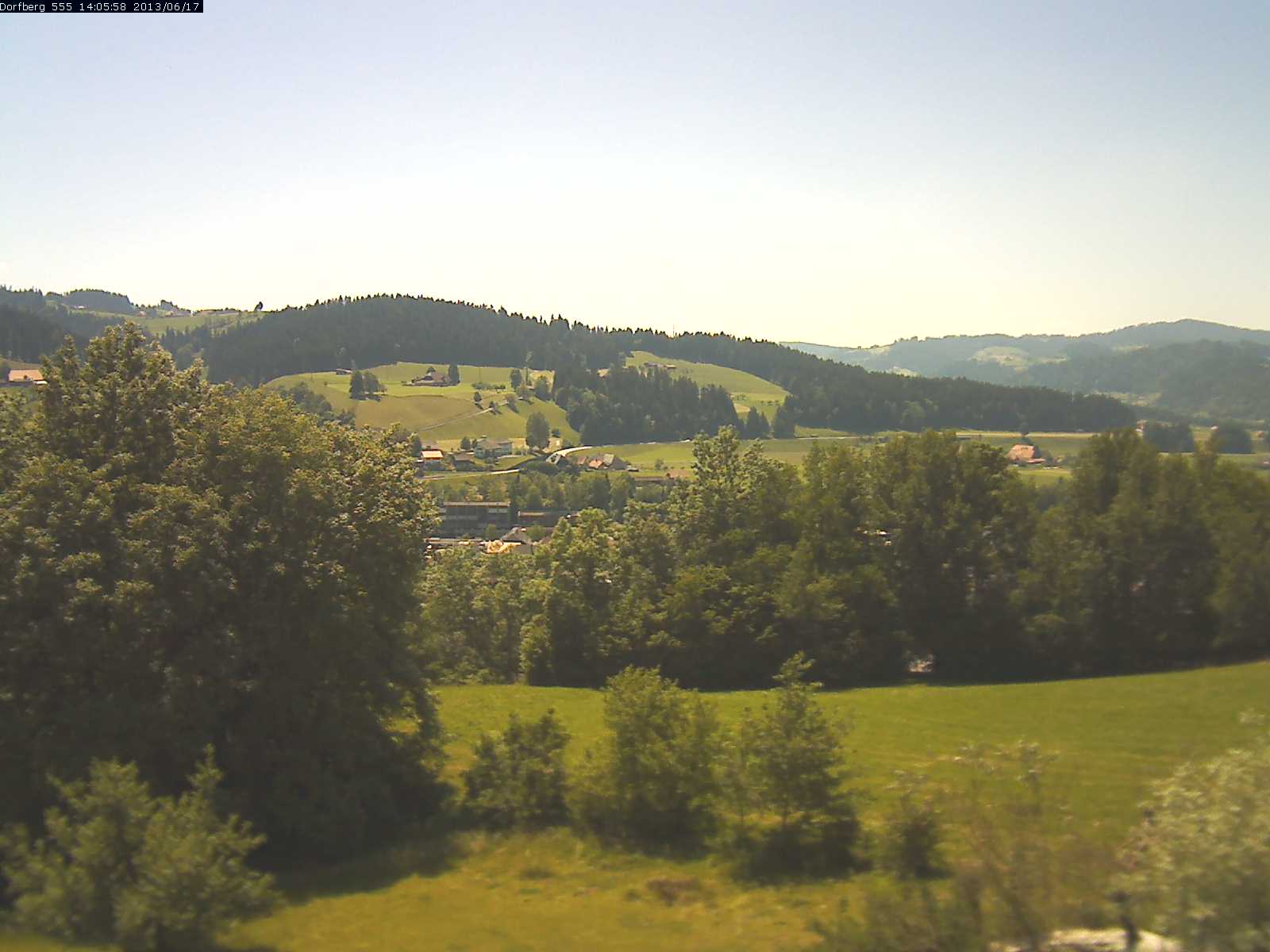 Webcam-Bild: Aussicht vom Dorfberg in Langnau 20130617-140600