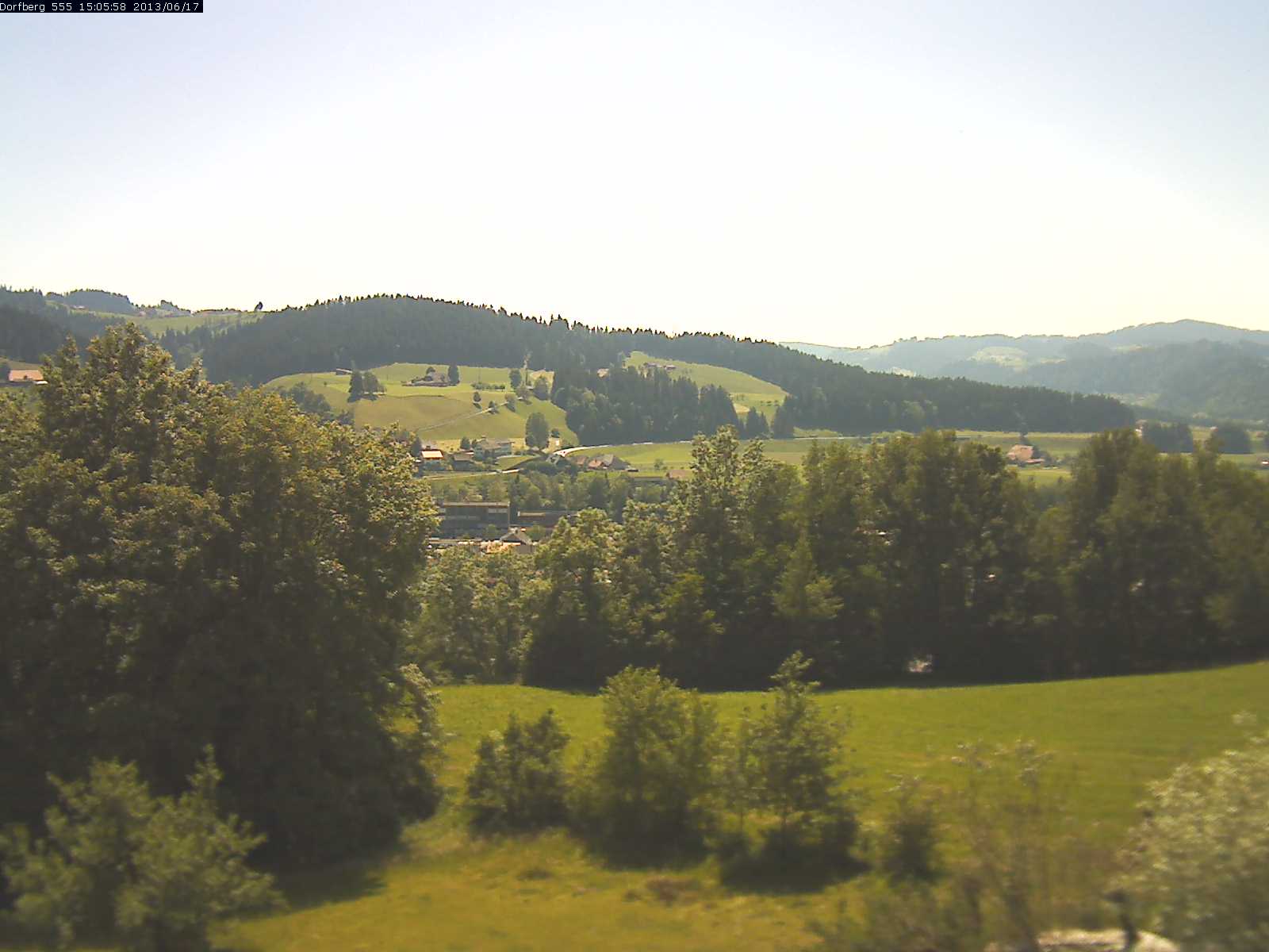 Webcam-Bild: Aussicht vom Dorfberg in Langnau 20130617-150600