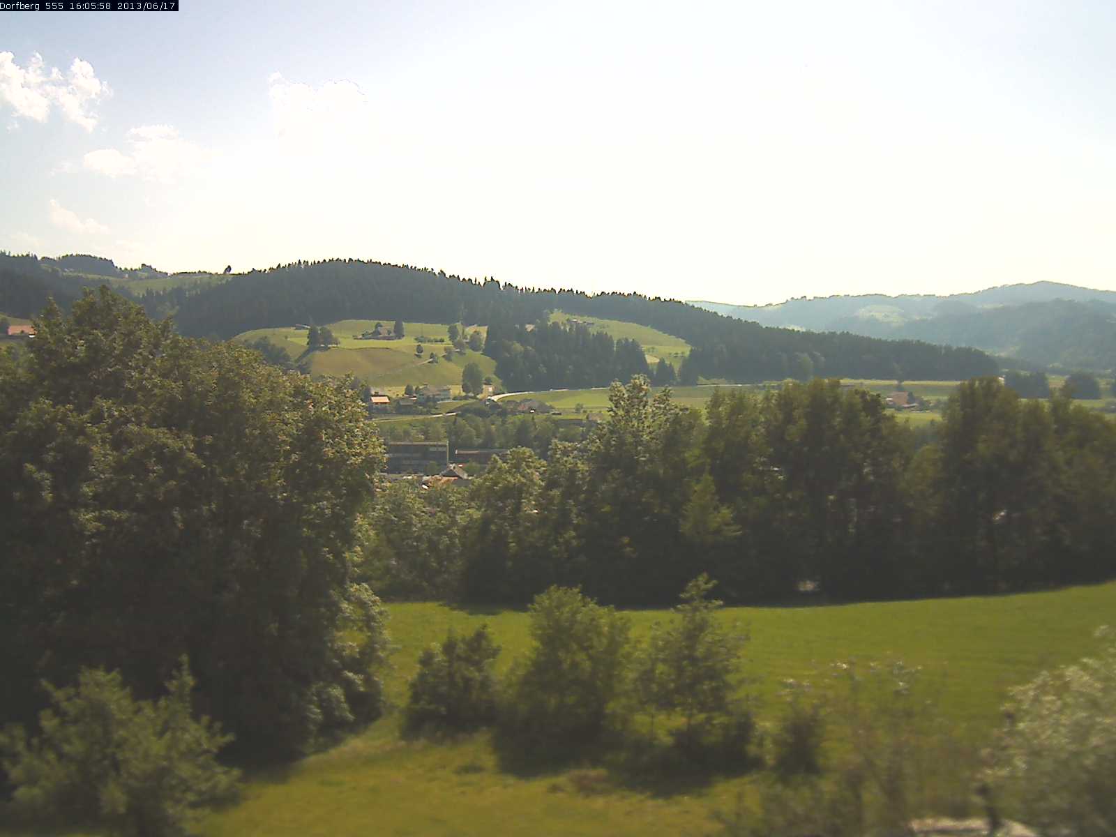 Webcam-Bild: Aussicht vom Dorfberg in Langnau 20130617-160600