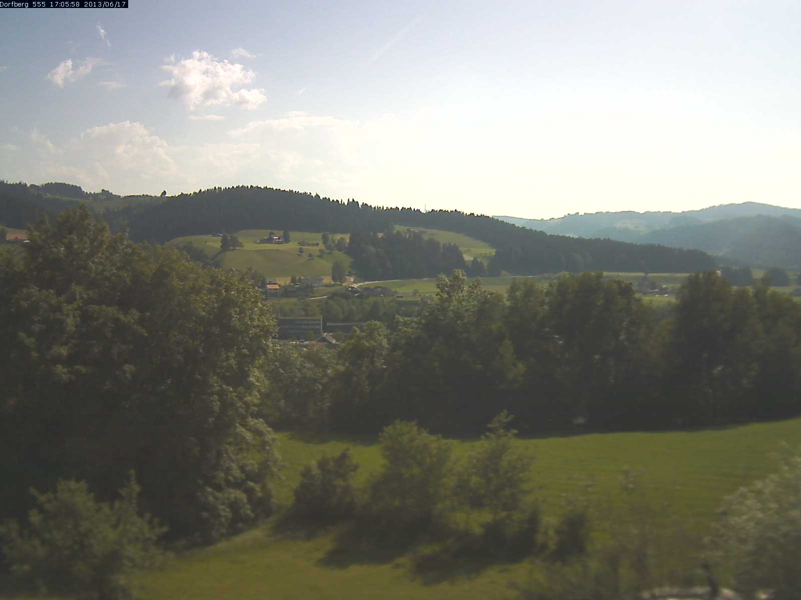 Webcam-Bild: Aussicht vom Dorfberg in Langnau 20130617-170600