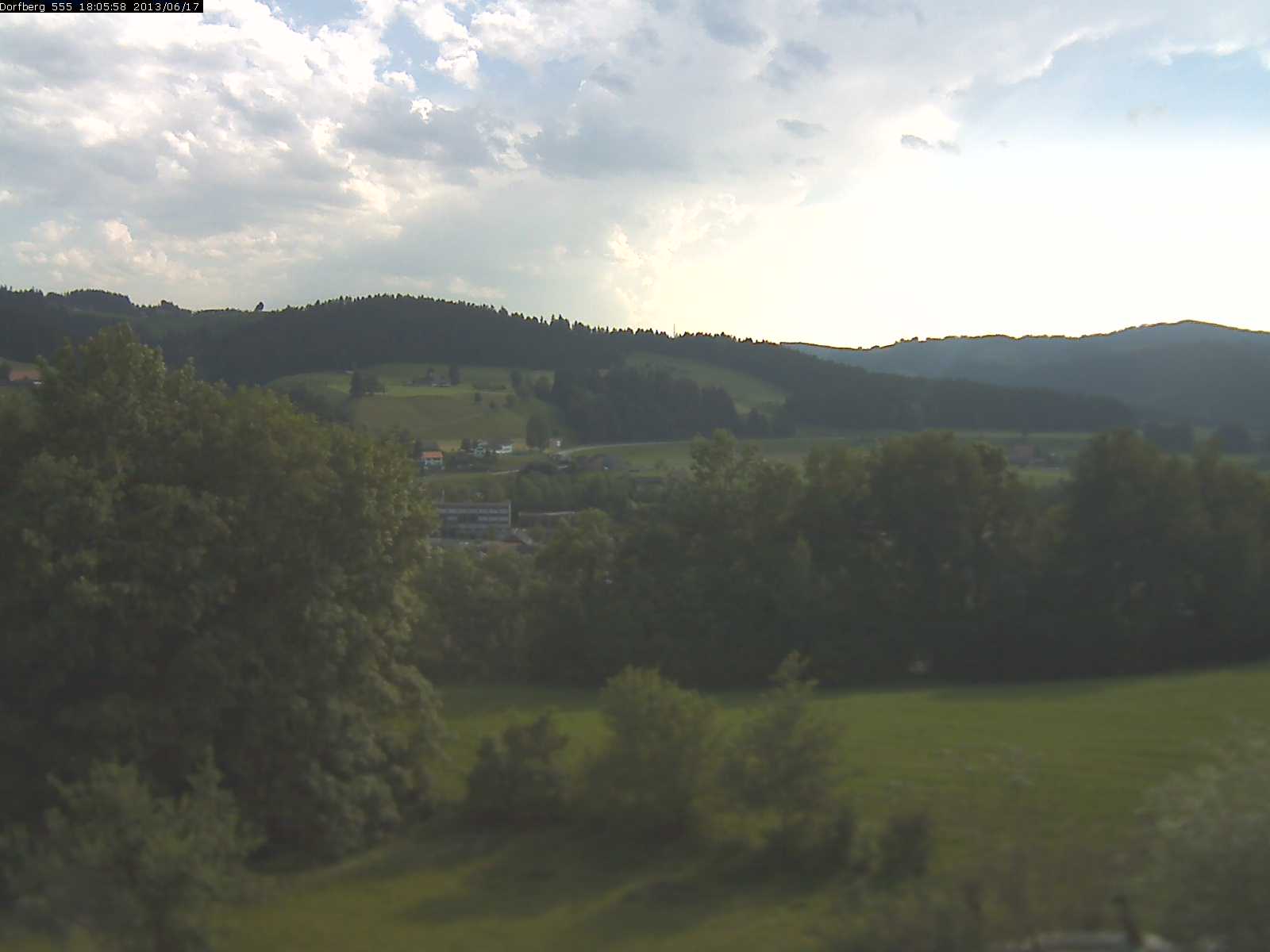 Webcam-Bild: Aussicht vom Dorfberg in Langnau 20130617-180600
