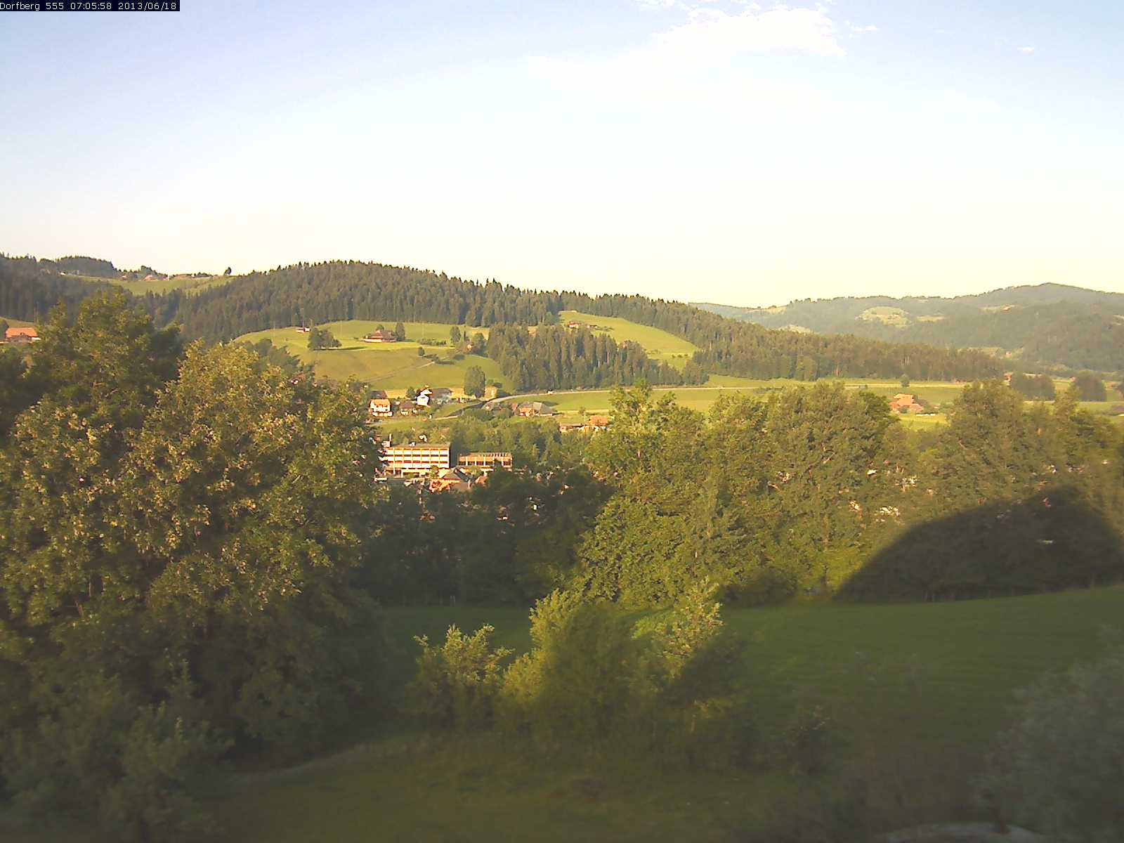 Webcam-Bild: Aussicht vom Dorfberg in Langnau 20130618-070600