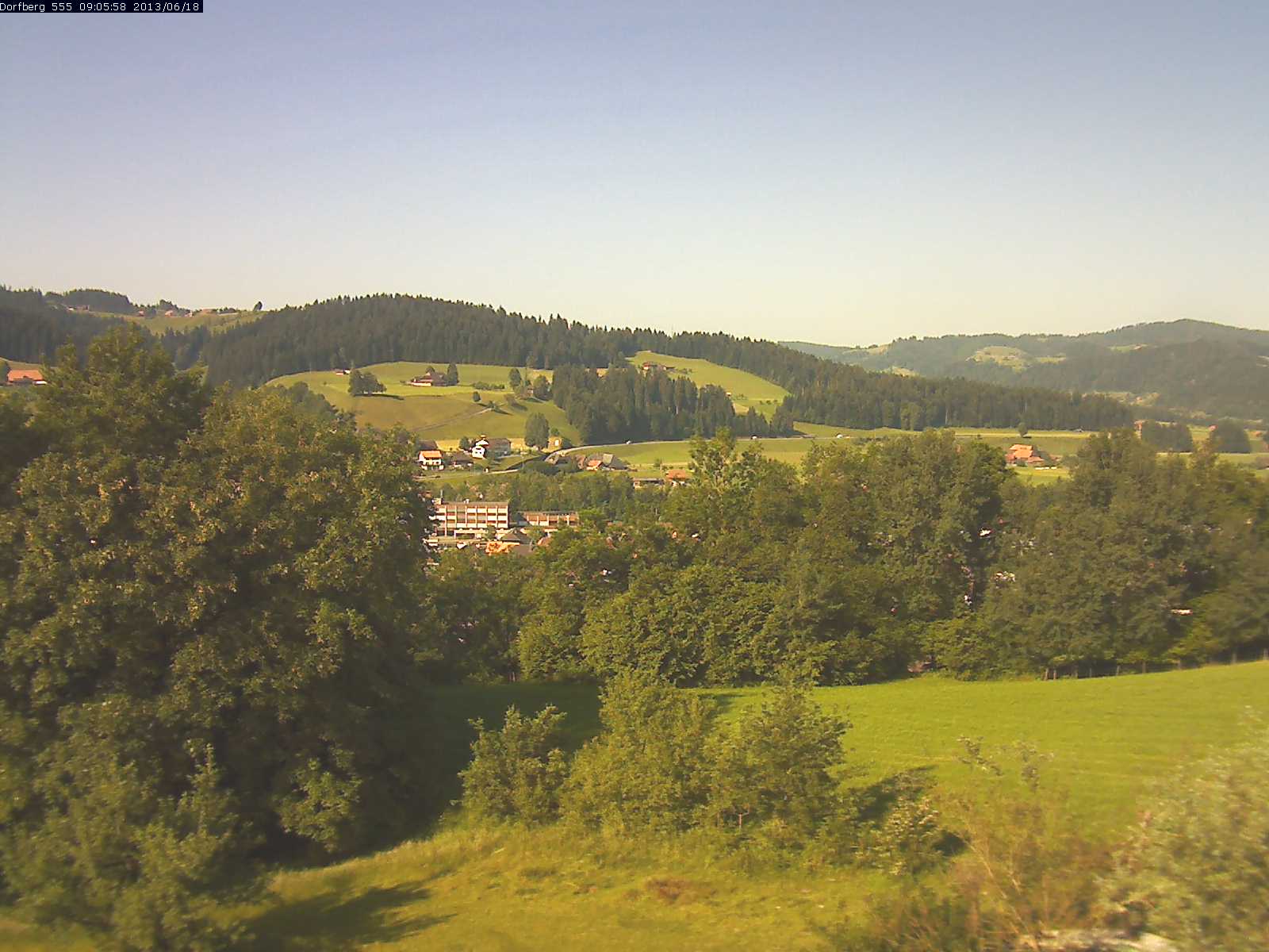 Webcam-Bild: Aussicht vom Dorfberg in Langnau 20130618-090600