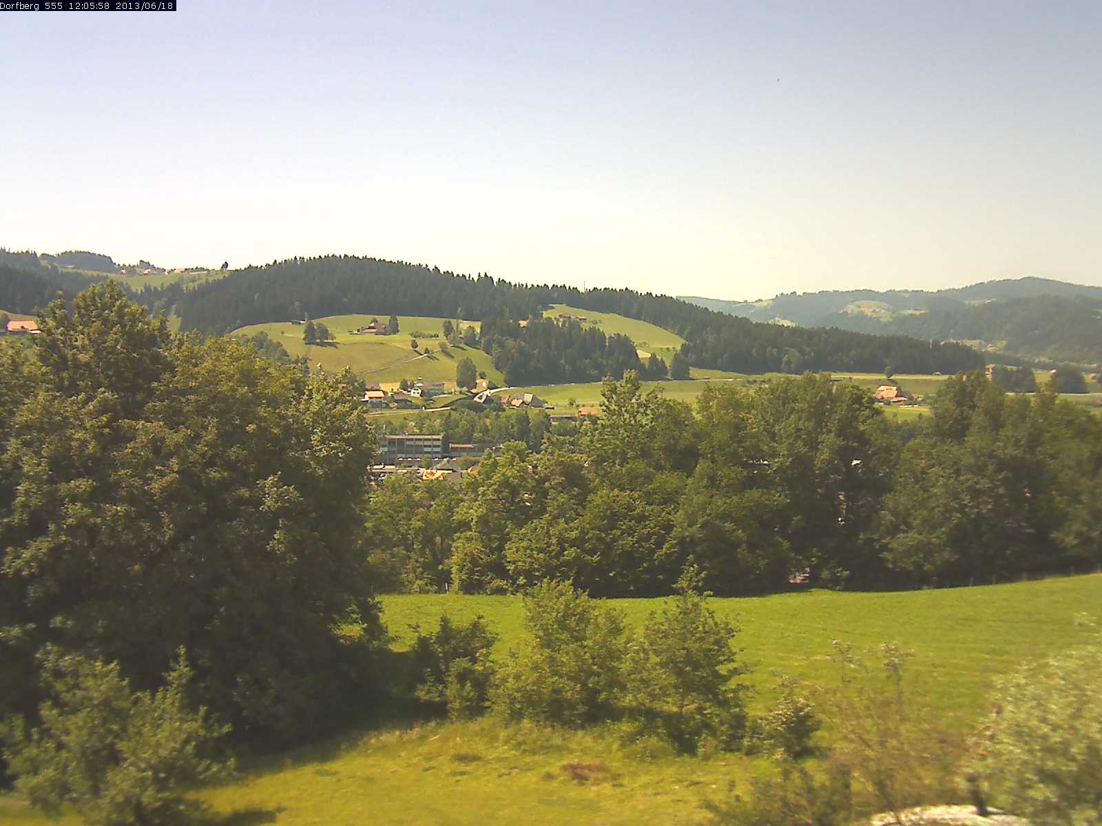 Webcam-Bild: Aussicht vom Dorfberg in Langnau 20130618-120600