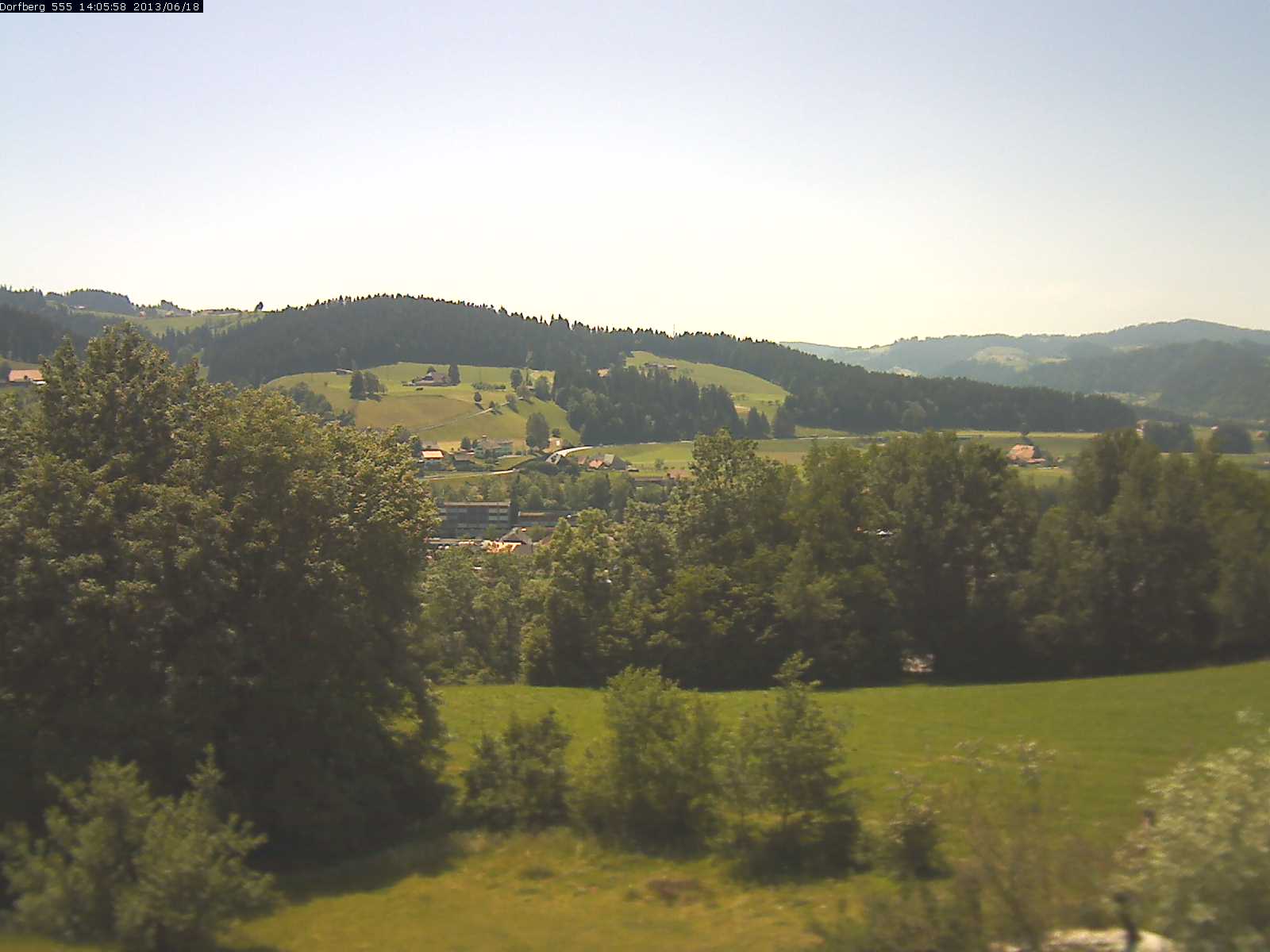 Webcam-Bild: Aussicht vom Dorfberg in Langnau 20130618-140600