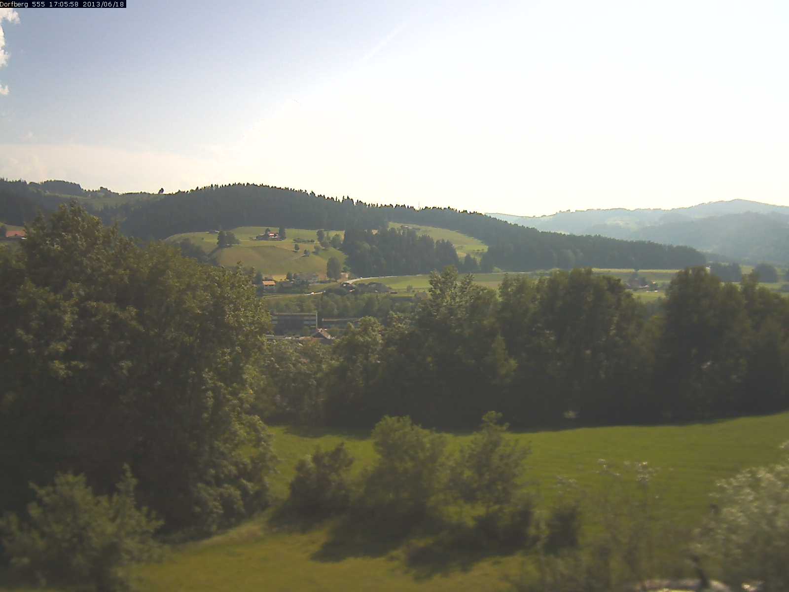 Webcam-Bild: Aussicht vom Dorfberg in Langnau 20130618-170600