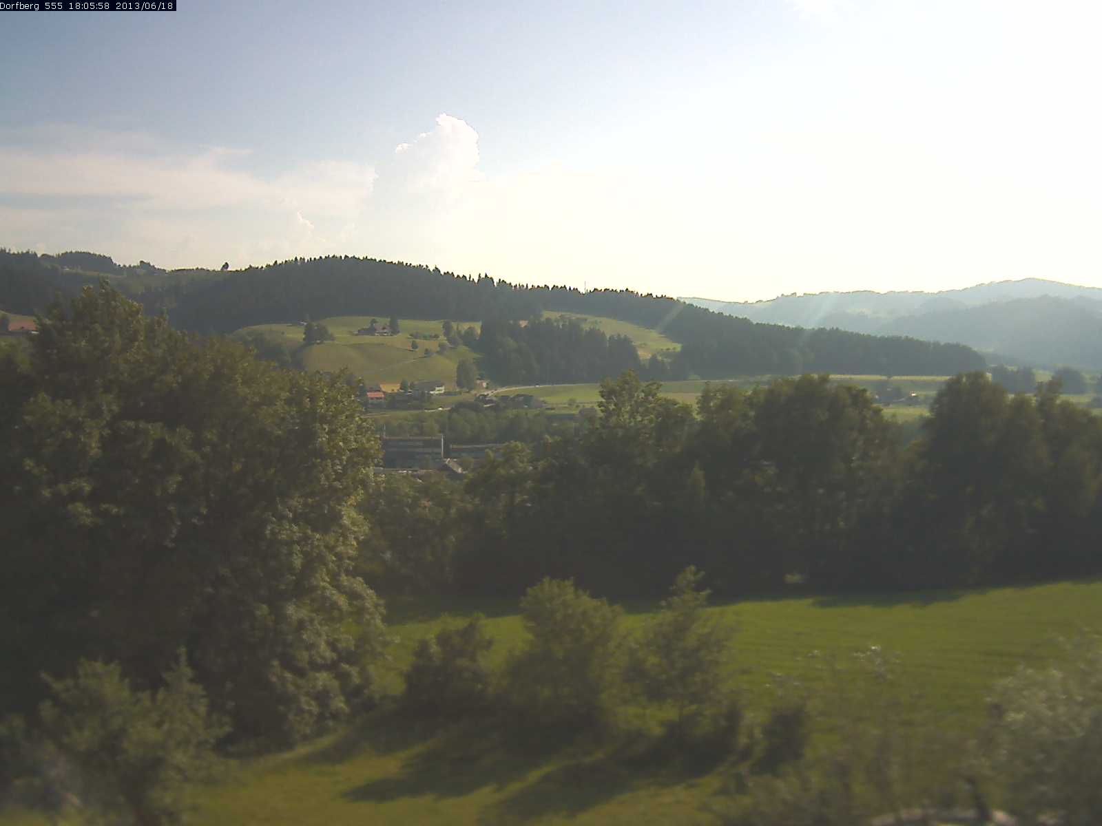 Webcam-Bild: Aussicht vom Dorfberg in Langnau 20130618-180600