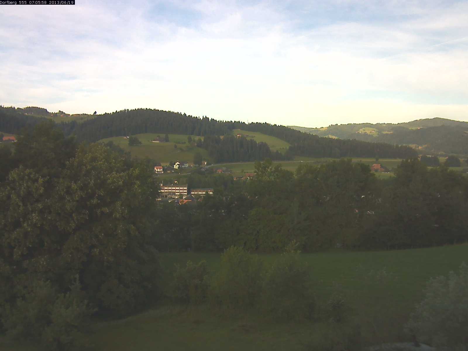 Webcam-Bild: Aussicht vom Dorfberg in Langnau 20130619-070600