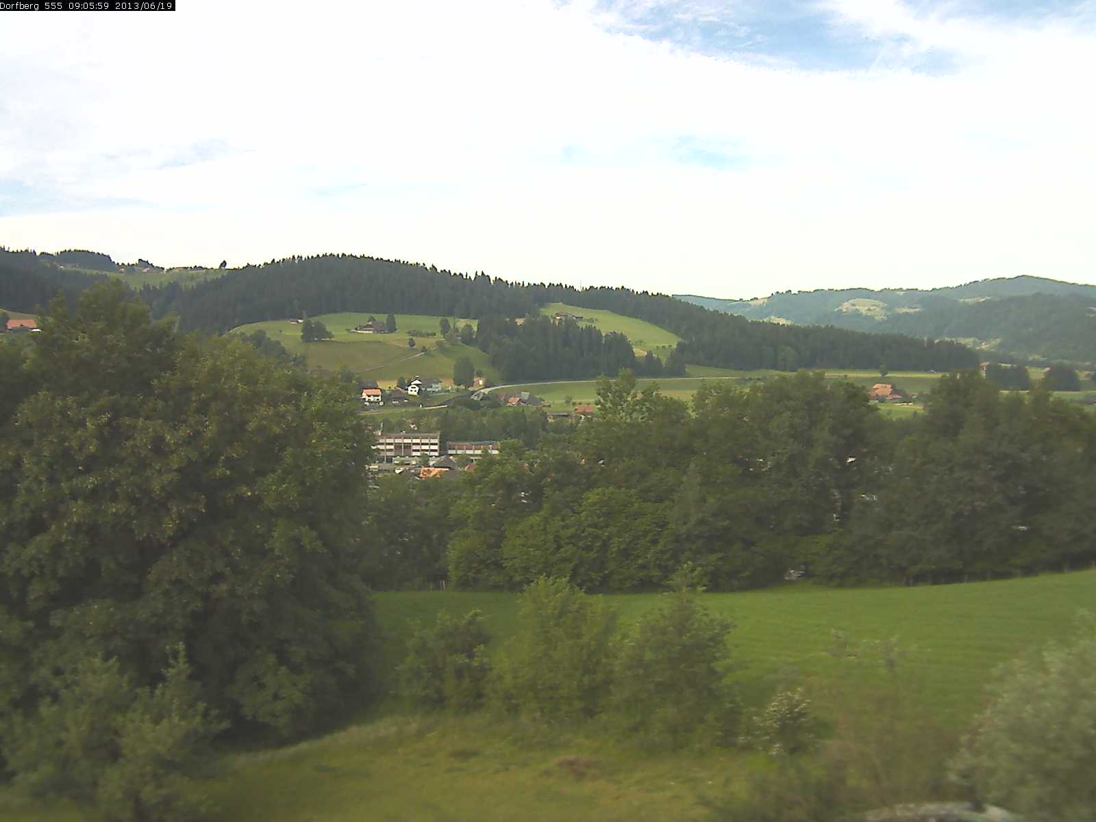 Webcam-Bild: Aussicht vom Dorfberg in Langnau 20130619-090600