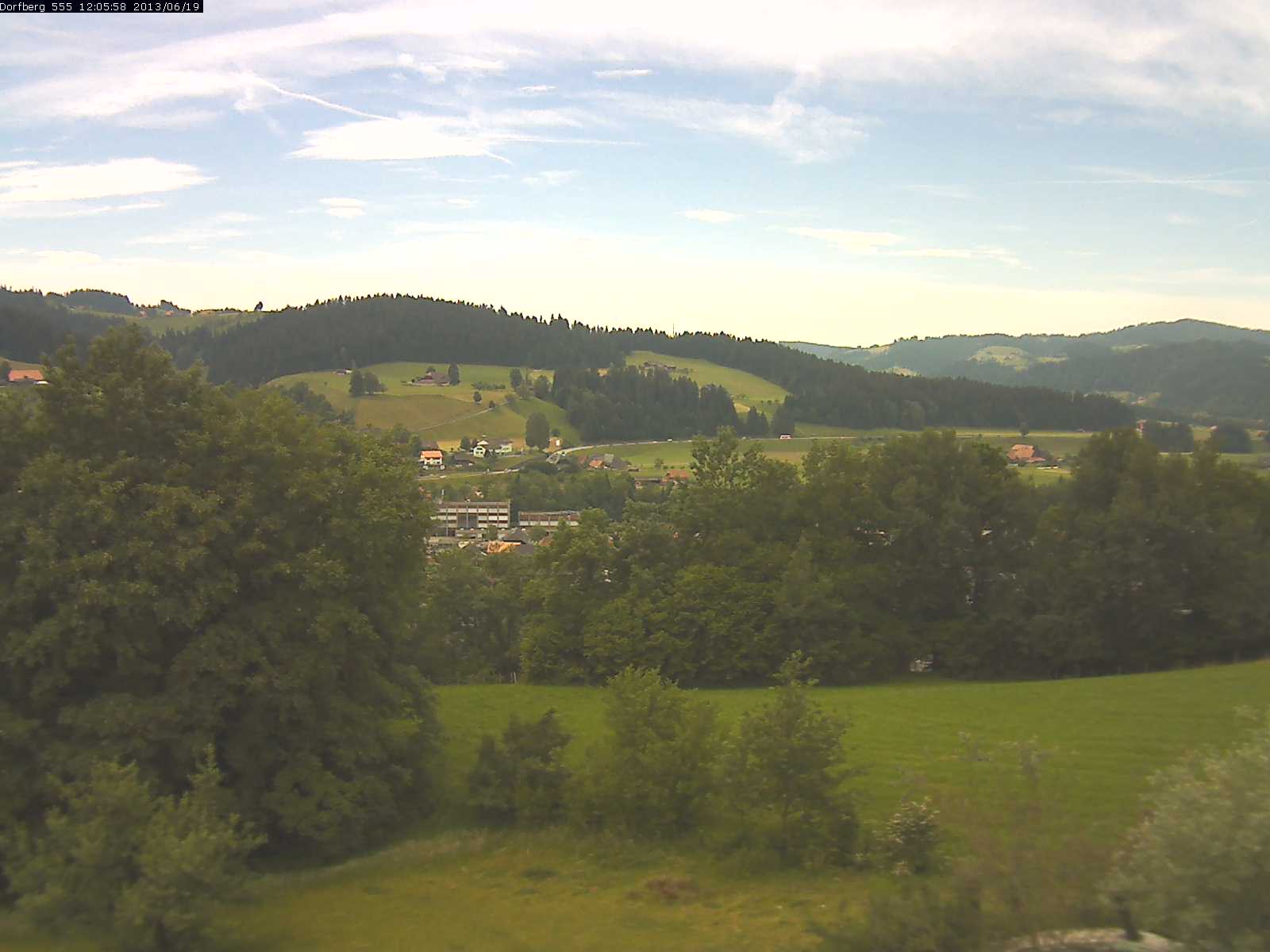 Webcam-Bild: Aussicht vom Dorfberg in Langnau 20130619-120600