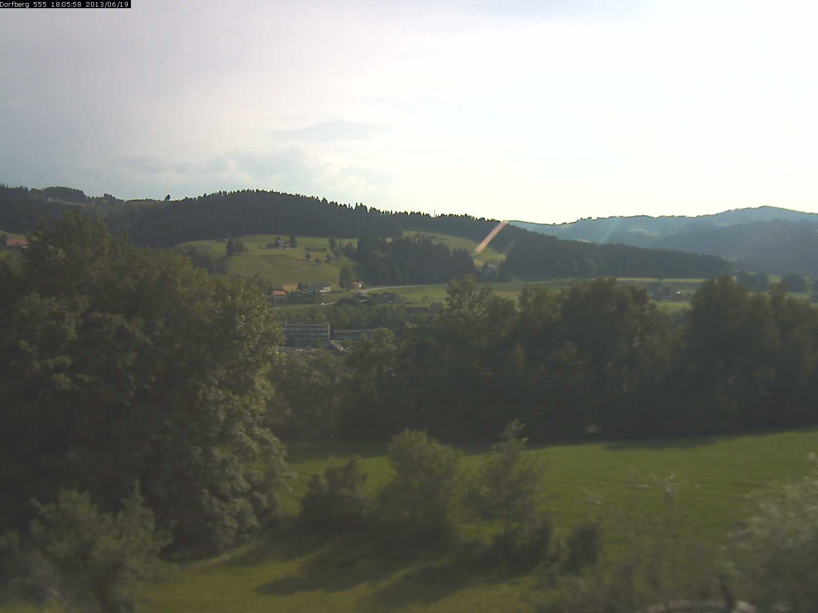 Webcam-Bild: Aussicht vom Dorfberg in Langnau 20130619-180600