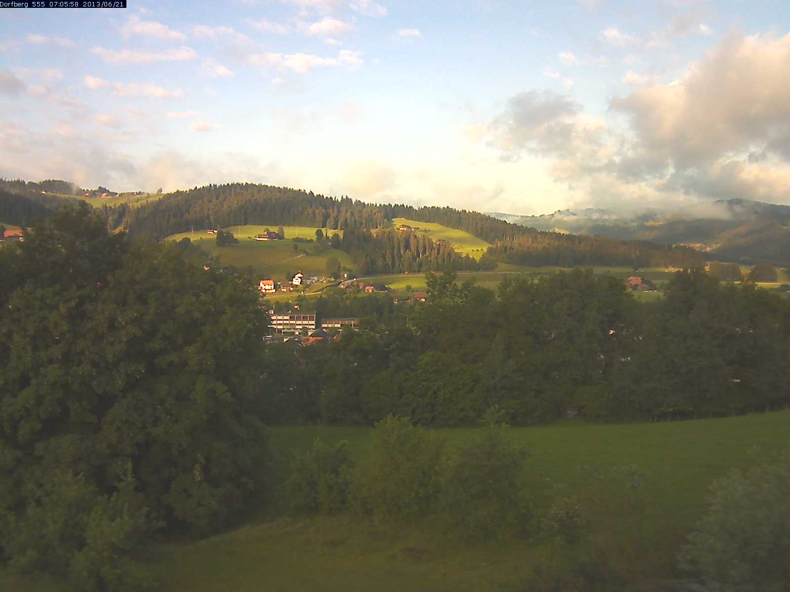 Webcam-Bild: Aussicht vom Dorfberg in Langnau 20130621-070600