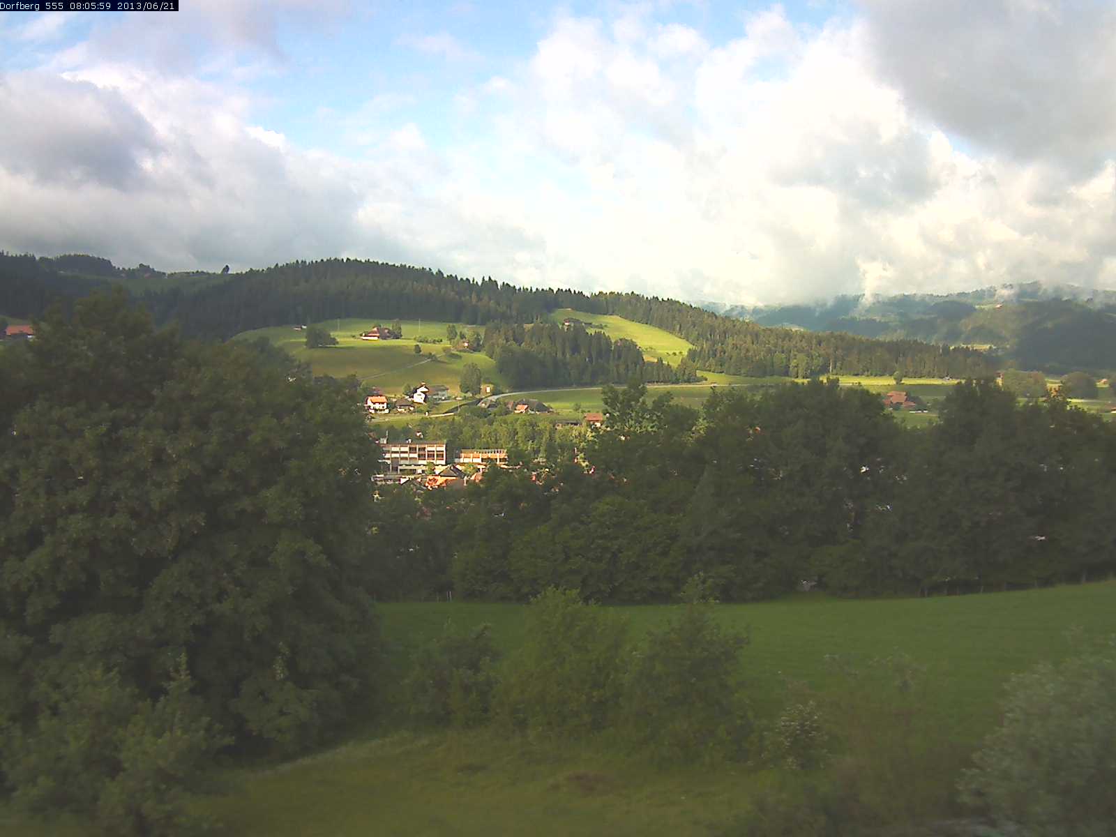 Webcam-Bild: Aussicht vom Dorfberg in Langnau 20130621-080600