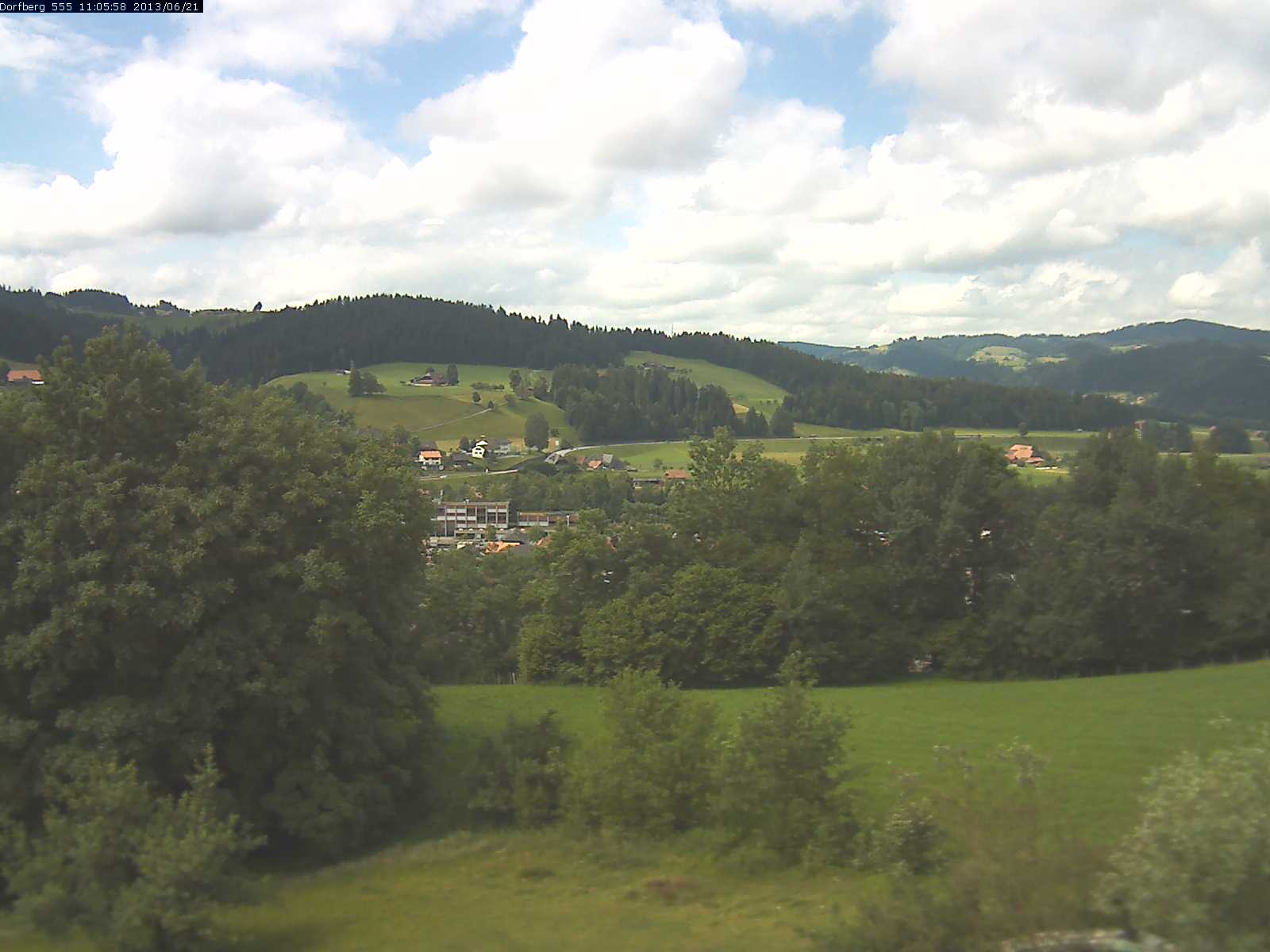Webcam-Bild: Aussicht vom Dorfberg in Langnau 20130621-110600