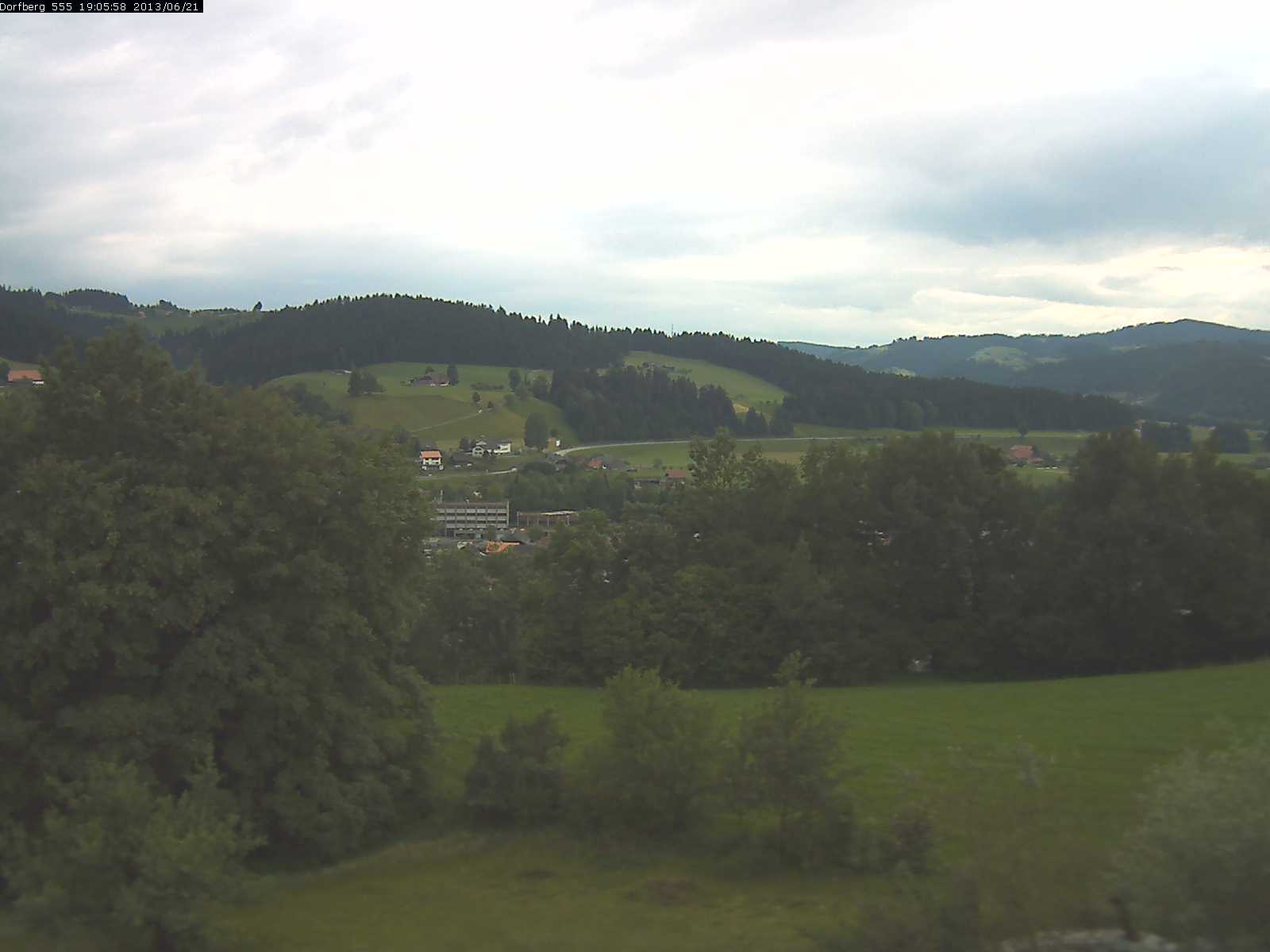 Webcam-Bild: Aussicht vom Dorfberg in Langnau 20130621-190600
