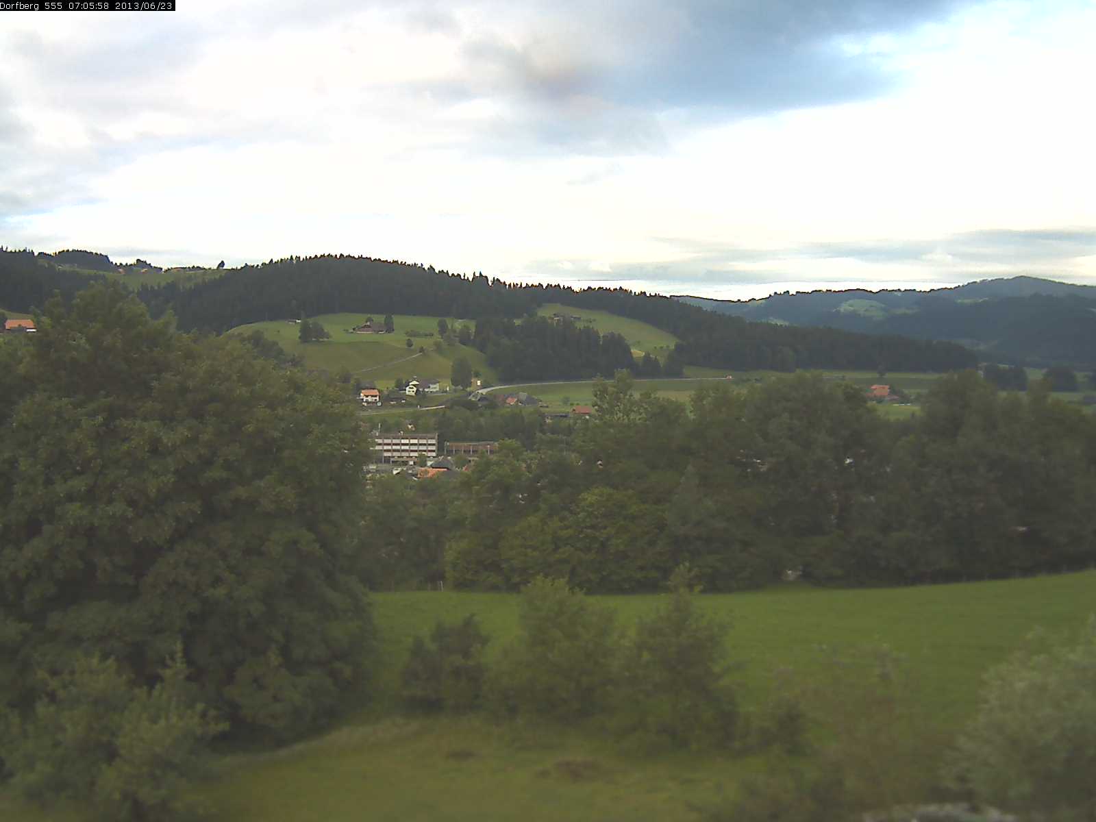 Webcam-Bild: Aussicht vom Dorfberg in Langnau 20130623-070600