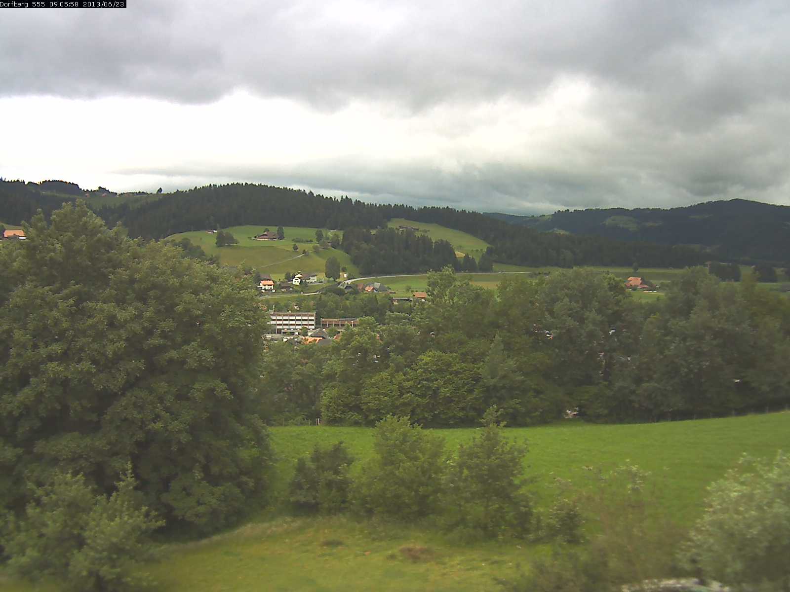 Webcam-Bild: Aussicht vom Dorfberg in Langnau 20130623-090600