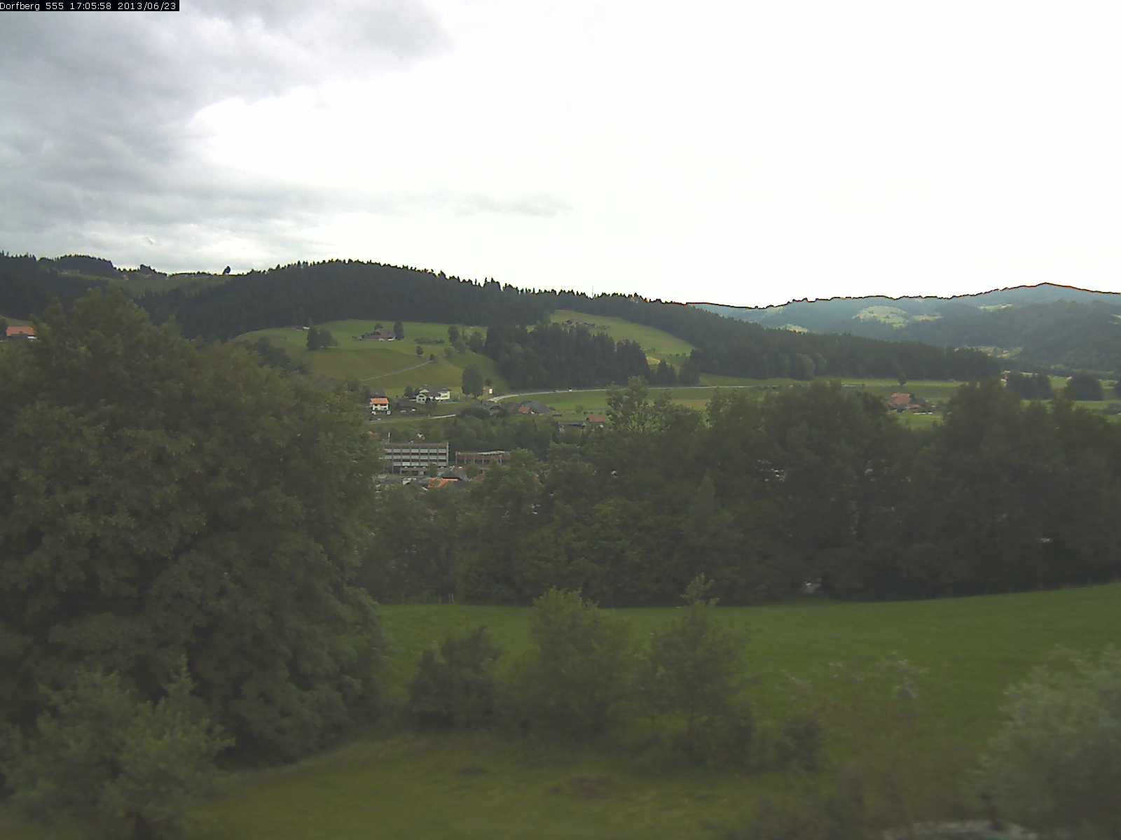 Webcam-Bild: Aussicht vom Dorfberg in Langnau 20130623-170600