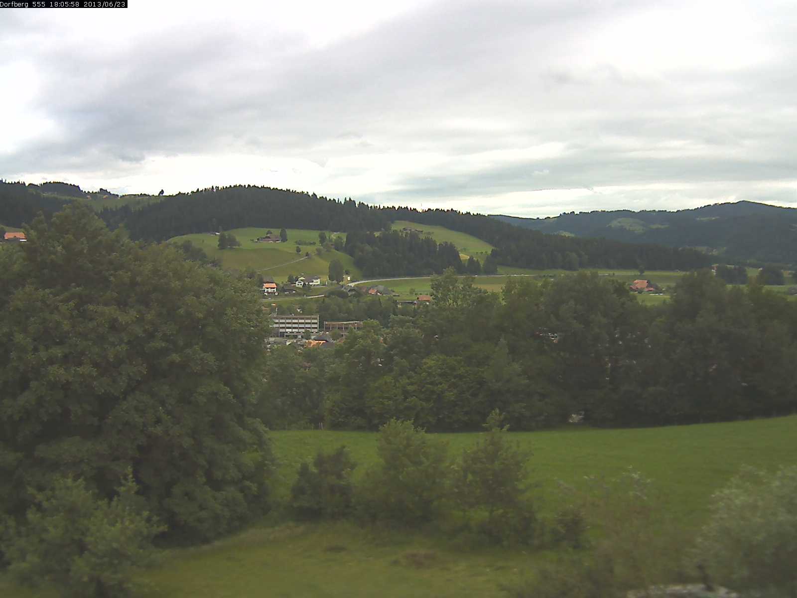 Webcam-Bild: Aussicht vom Dorfberg in Langnau 20130623-180600