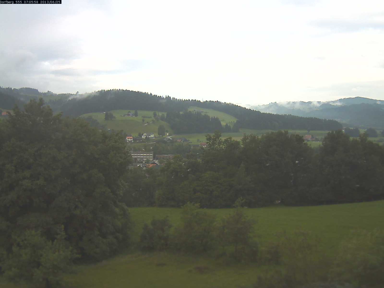 Webcam-Bild: Aussicht vom Dorfberg in Langnau 20130625-070600