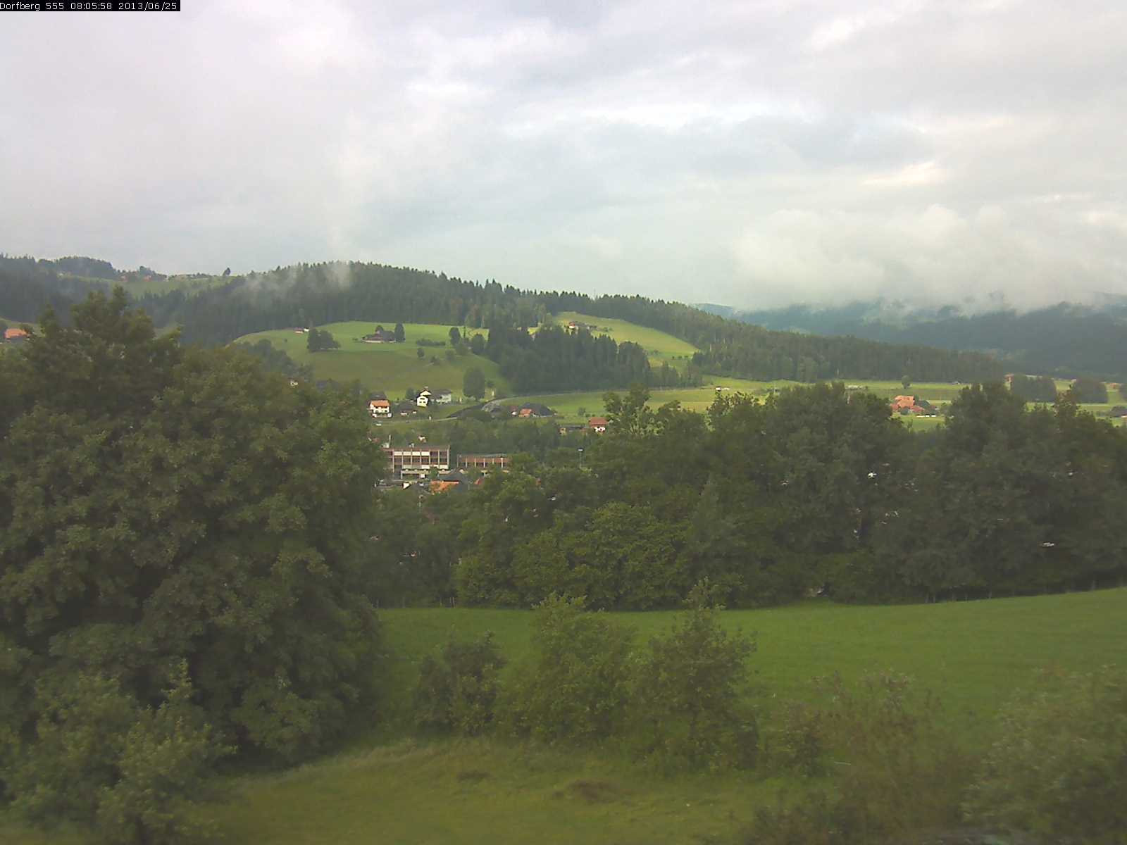 Webcam-Bild: Aussicht vom Dorfberg in Langnau 20130625-080600