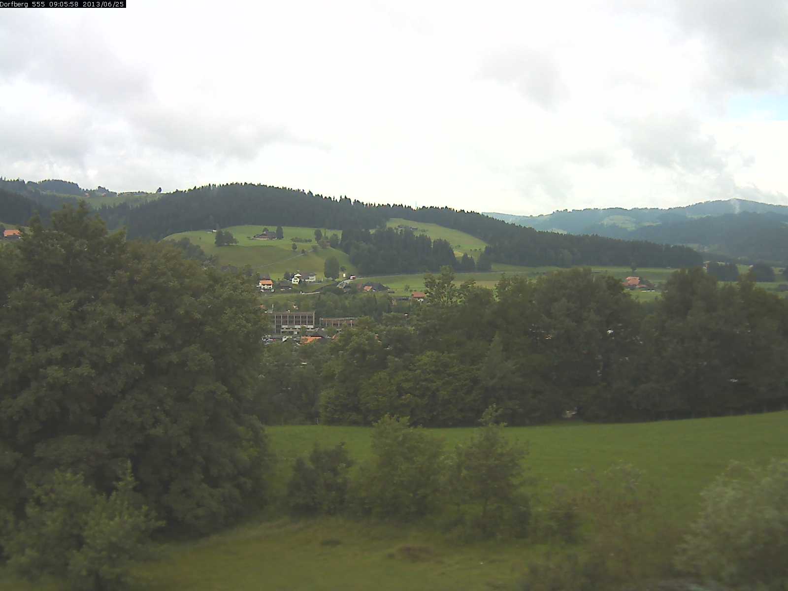 Webcam-Bild: Aussicht vom Dorfberg in Langnau 20130625-090600