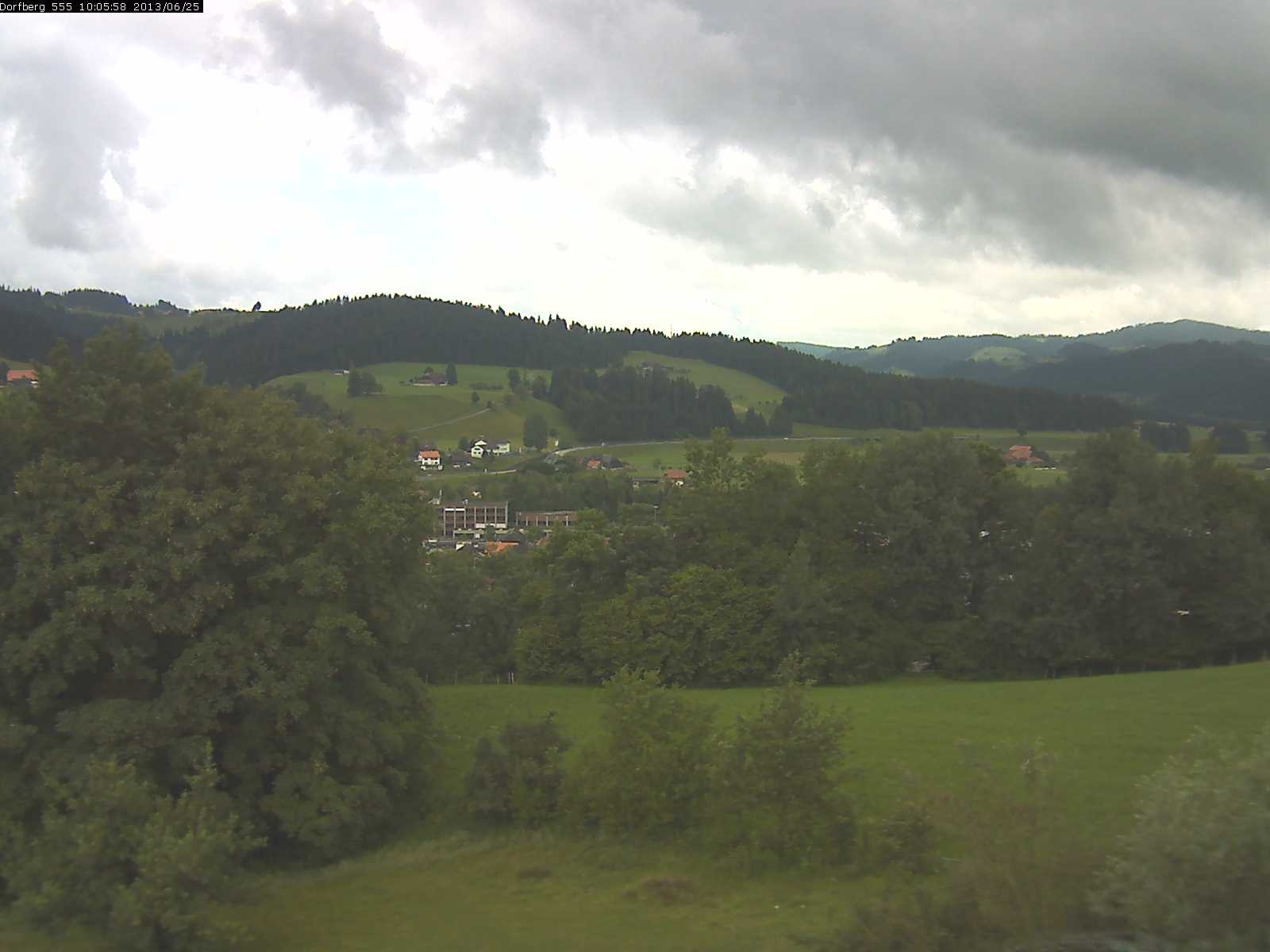 Webcam-Bild: Aussicht vom Dorfberg in Langnau 20130625-100600