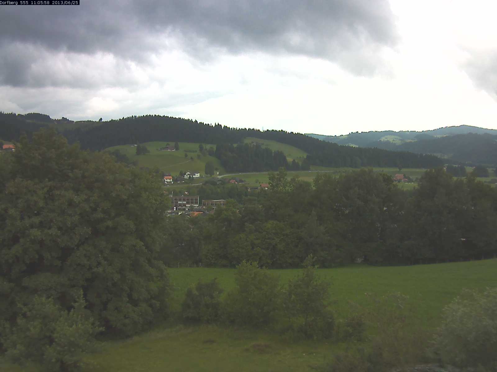 Webcam-Bild: Aussicht vom Dorfberg in Langnau 20130625-110600