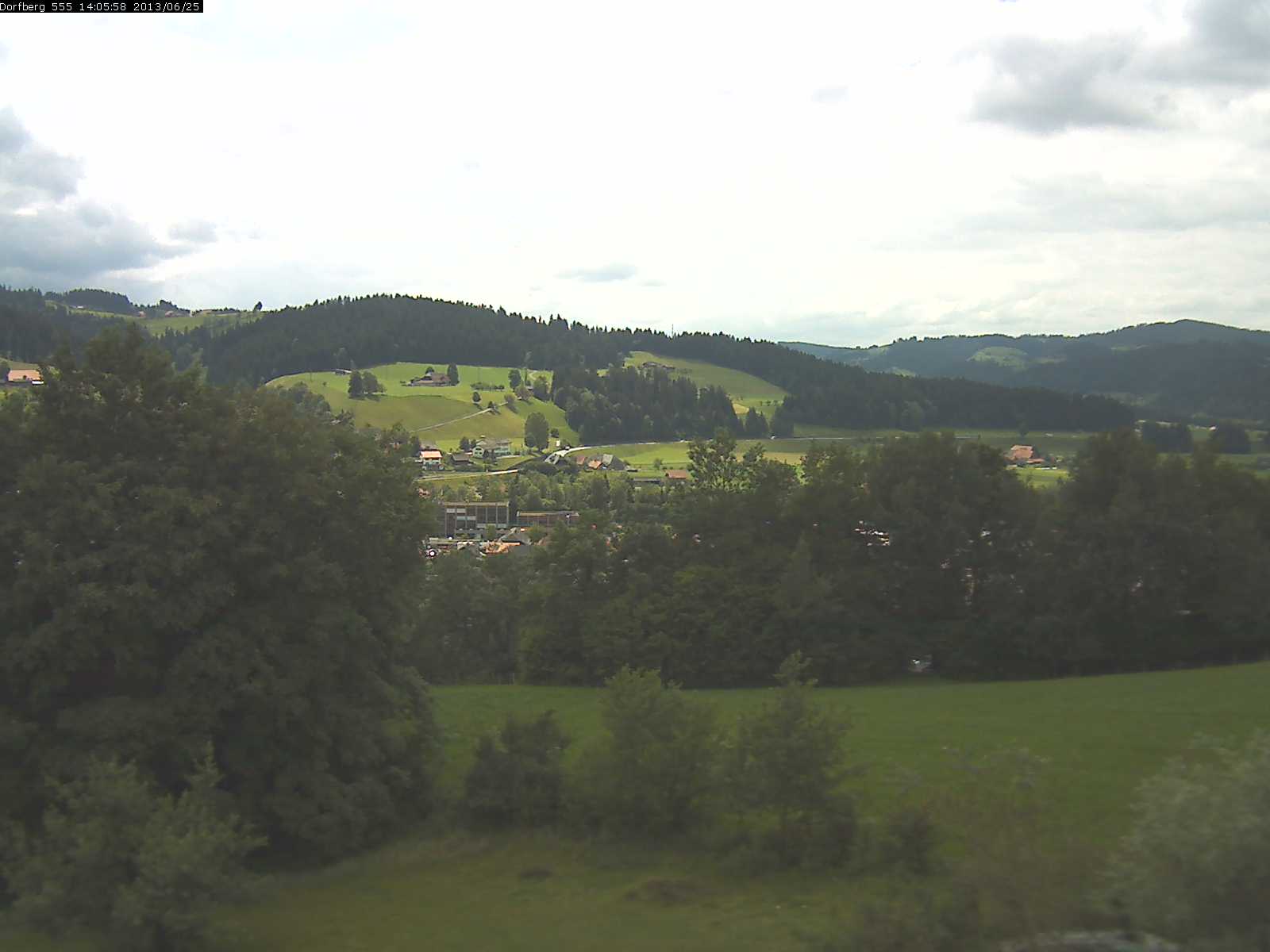 Webcam-Bild: Aussicht vom Dorfberg in Langnau 20130625-140600