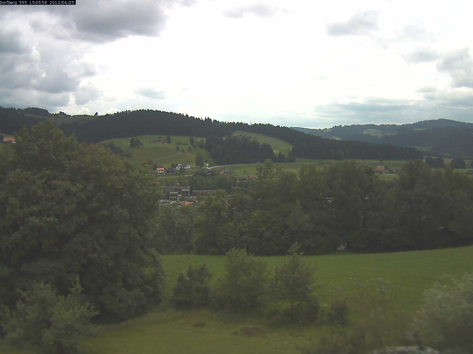 Webcam-Bild: Aussicht vom Dorfberg in Langnau 20130625-150600