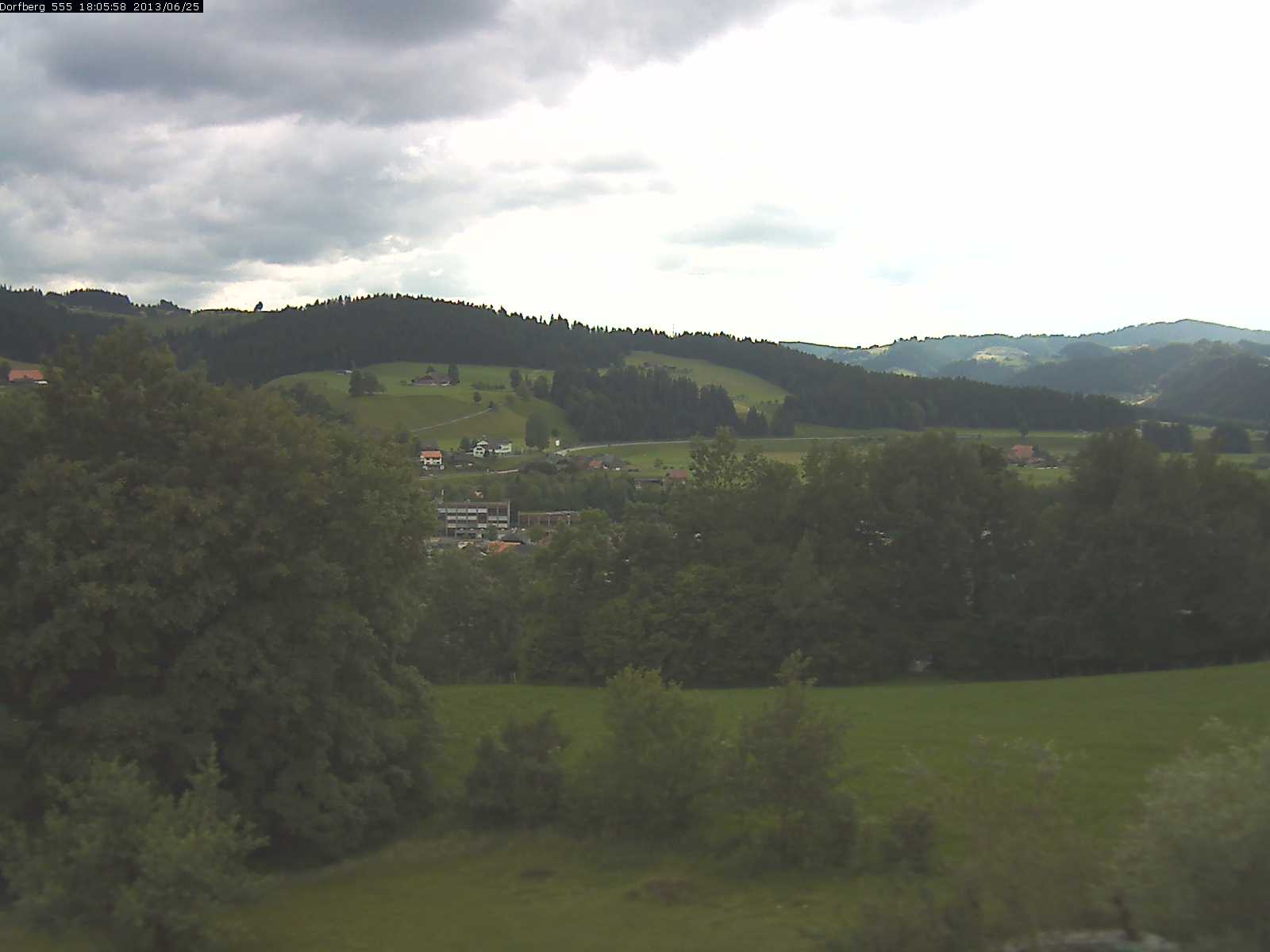 Webcam-Bild: Aussicht vom Dorfberg in Langnau 20130625-180600