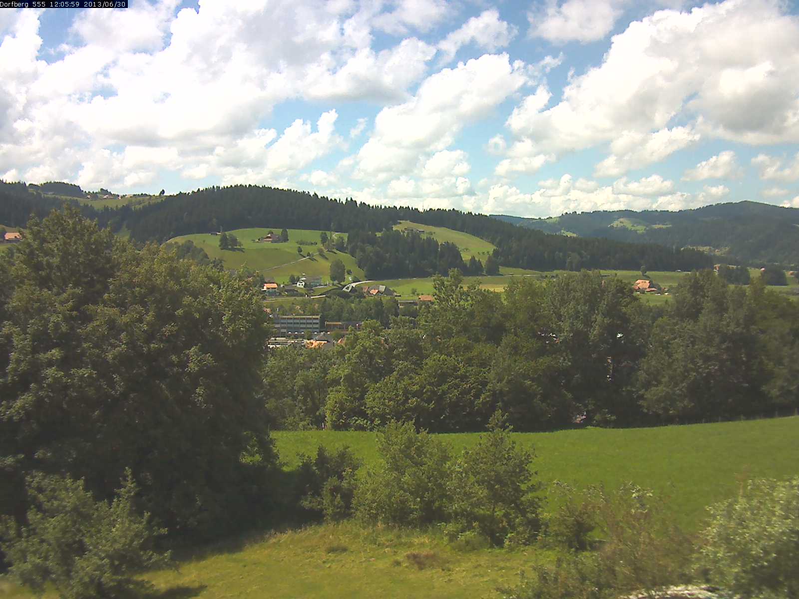 Webcam-Bild: Aussicht vom Dorfberg in Langnau 20130630-120600