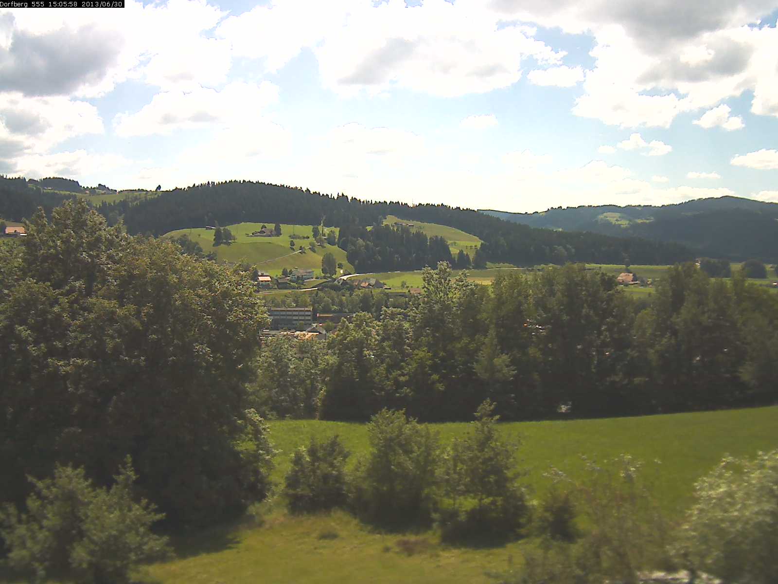 Webcam-Bild: Aussicht vom Dorfberg in Langnau 20130630-150600