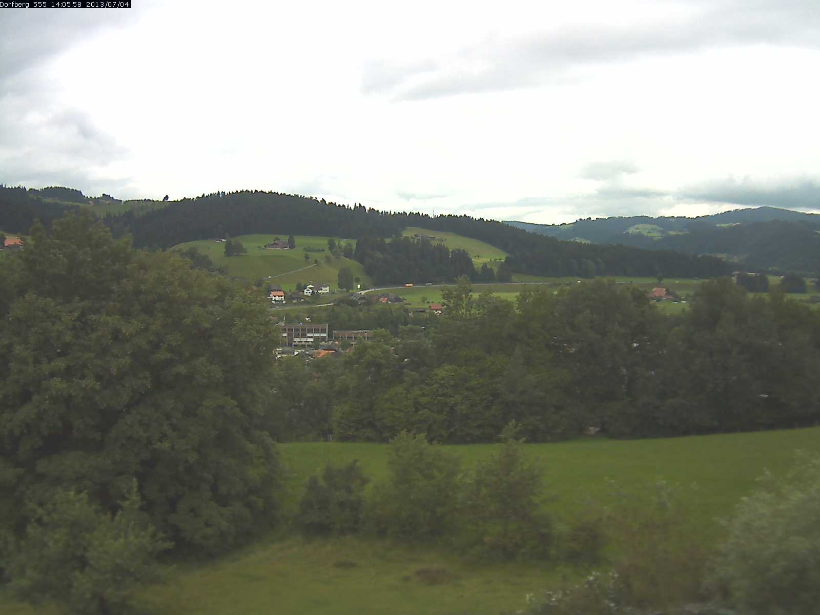 Webcam-Bild: Aussicht vom Dorfberg in Langnau 20130704-140600