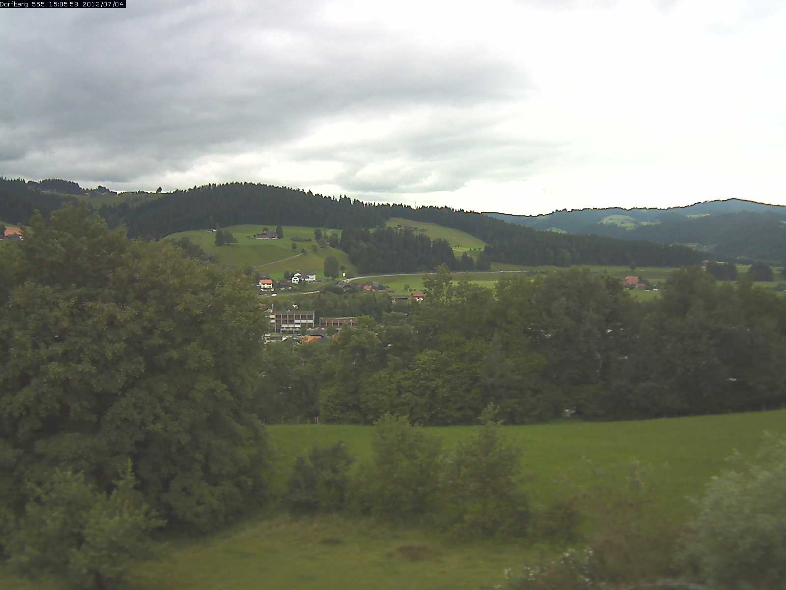 Webcam-Bild: Aussicht vom Dorfberg in Langnau 20130704-150600