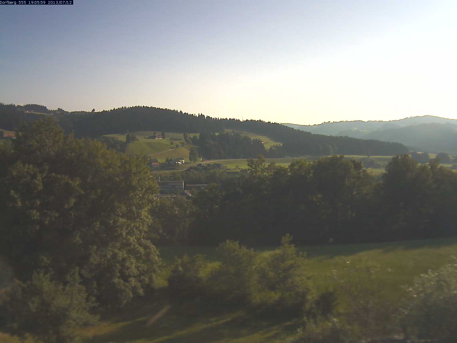 Webcam-Bild: Aussicht vom Dorfberg in Langnau 20130712-190600