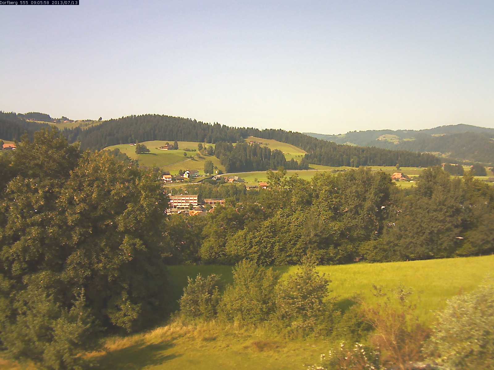Webcam-Bild: Aussicht vom Dorfberg in Langnau 20130713-090600