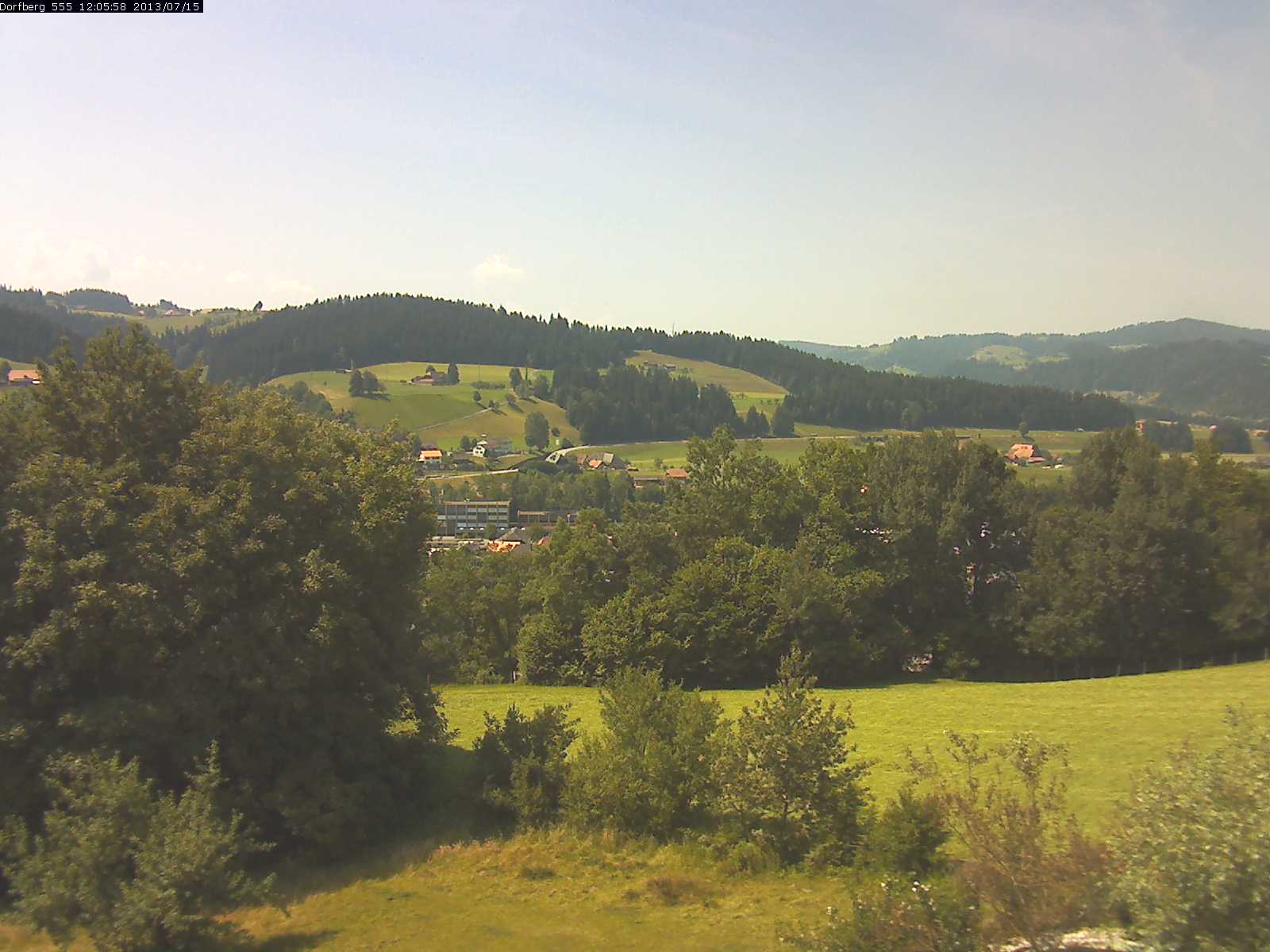 Webcam-Bild: Aussicht vom Dorfberg in Langnau 20130715-120600