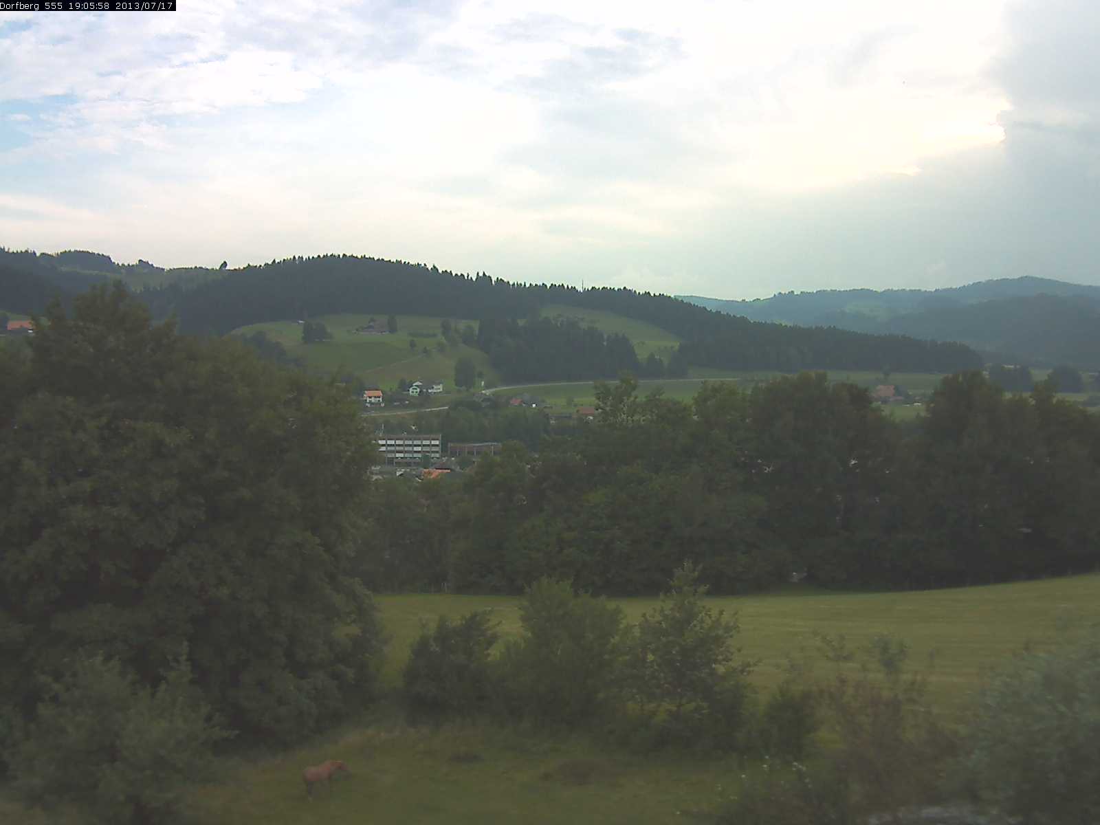 Webcam-Bild: Aussicht vom Dorfberg in Langnau 20130717-190600