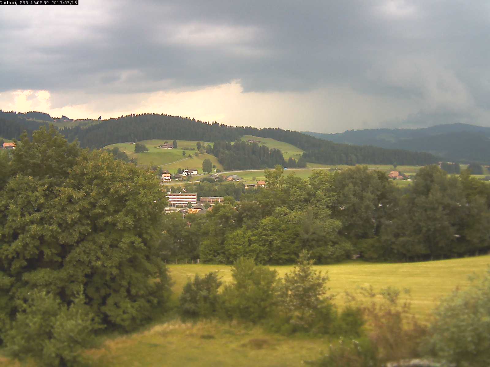 Webcam-Bild: Aussicht vom Dorfberg in Langnau 20130718-160600