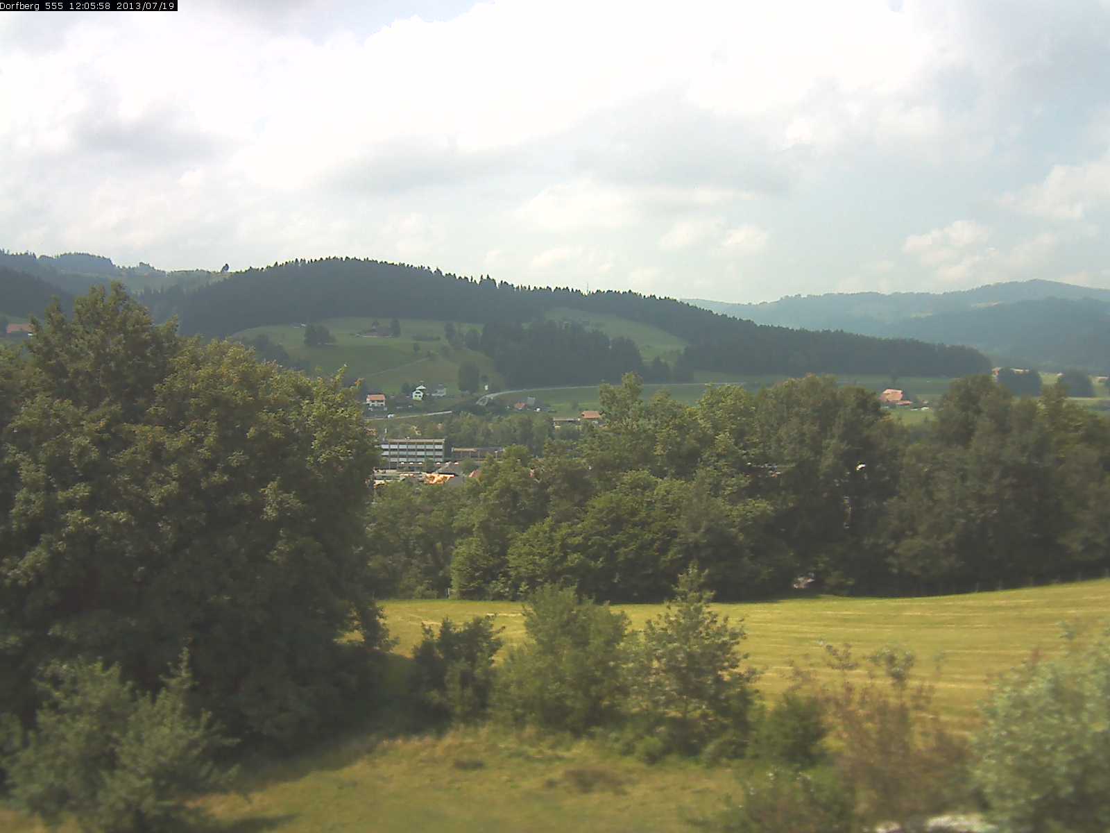 Webcam-Bild: Aussicht vom Dorfberg in Langnau 20130719-120600