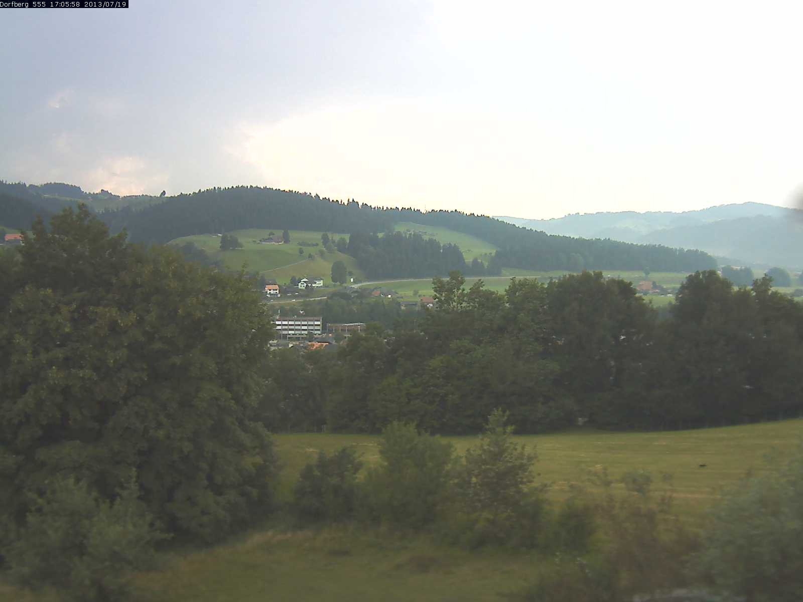 Webcam-Bild: Aussicht vom Dorfberg in Langnau 20130719-170600