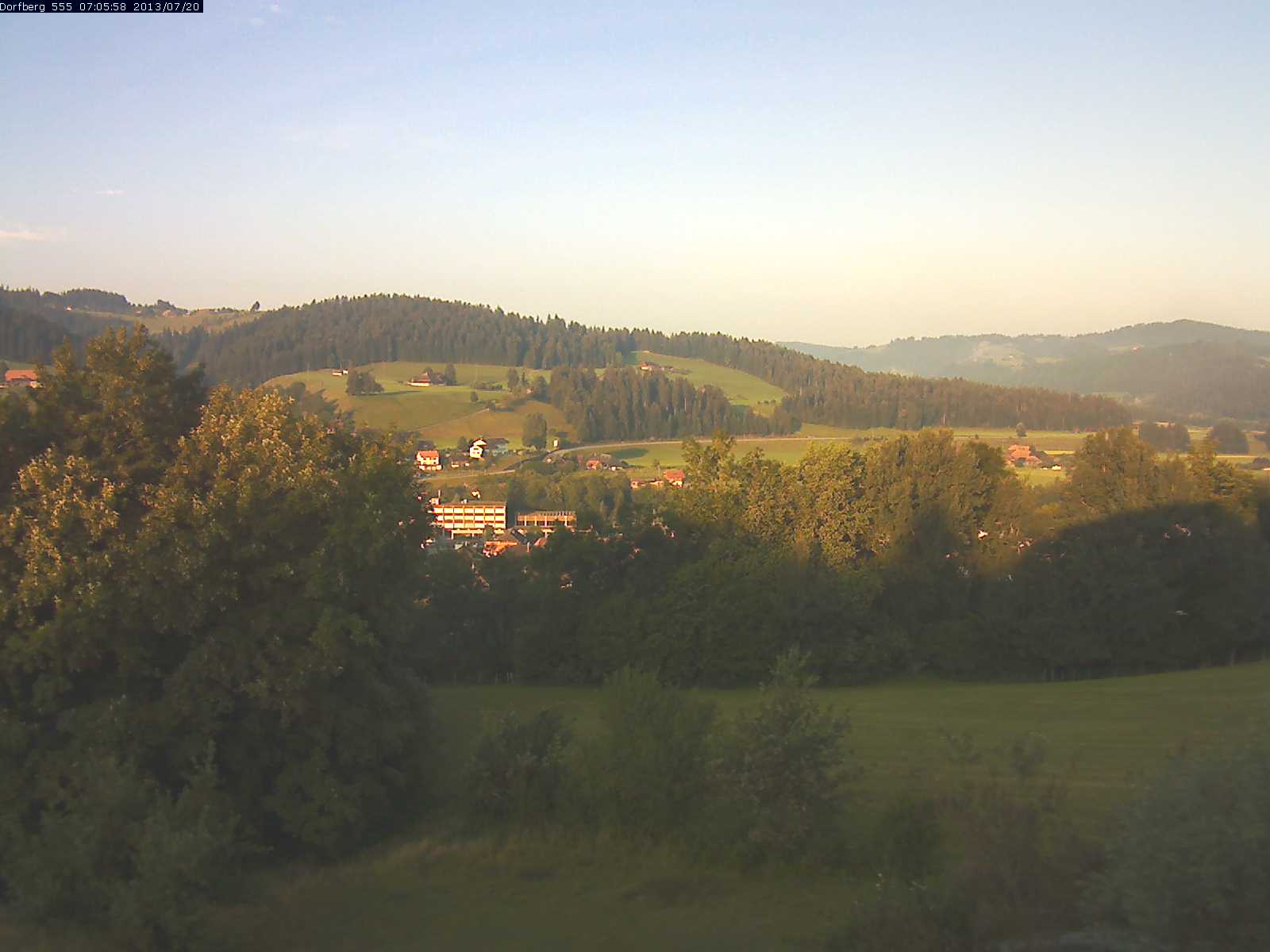 Webcam-Bild: Aussicht vom Dorfberg in Langnau 20130720-070600