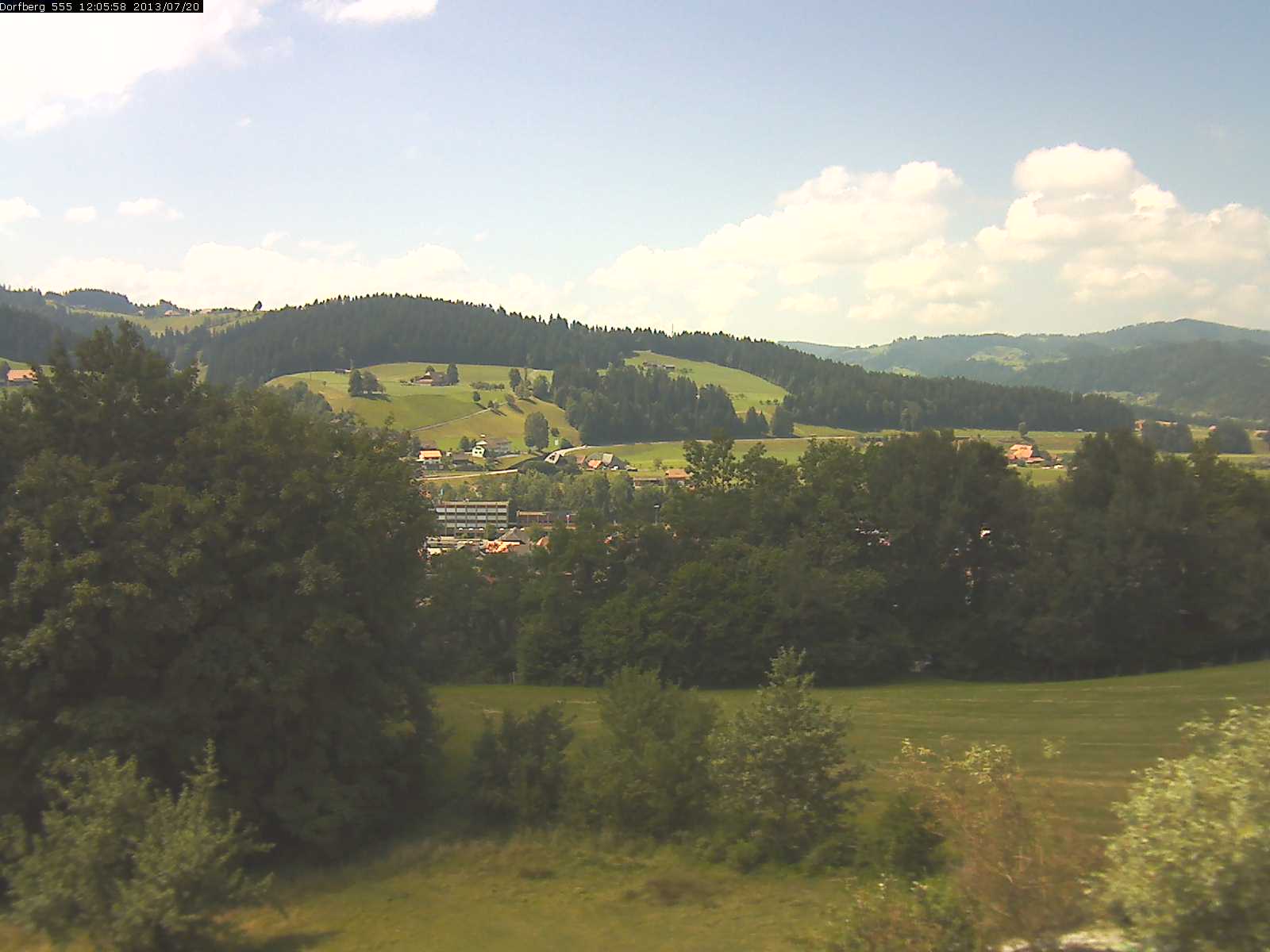 Webcam-Bild: Aussicht vom Dorfberg in Langnau 20130720-120600