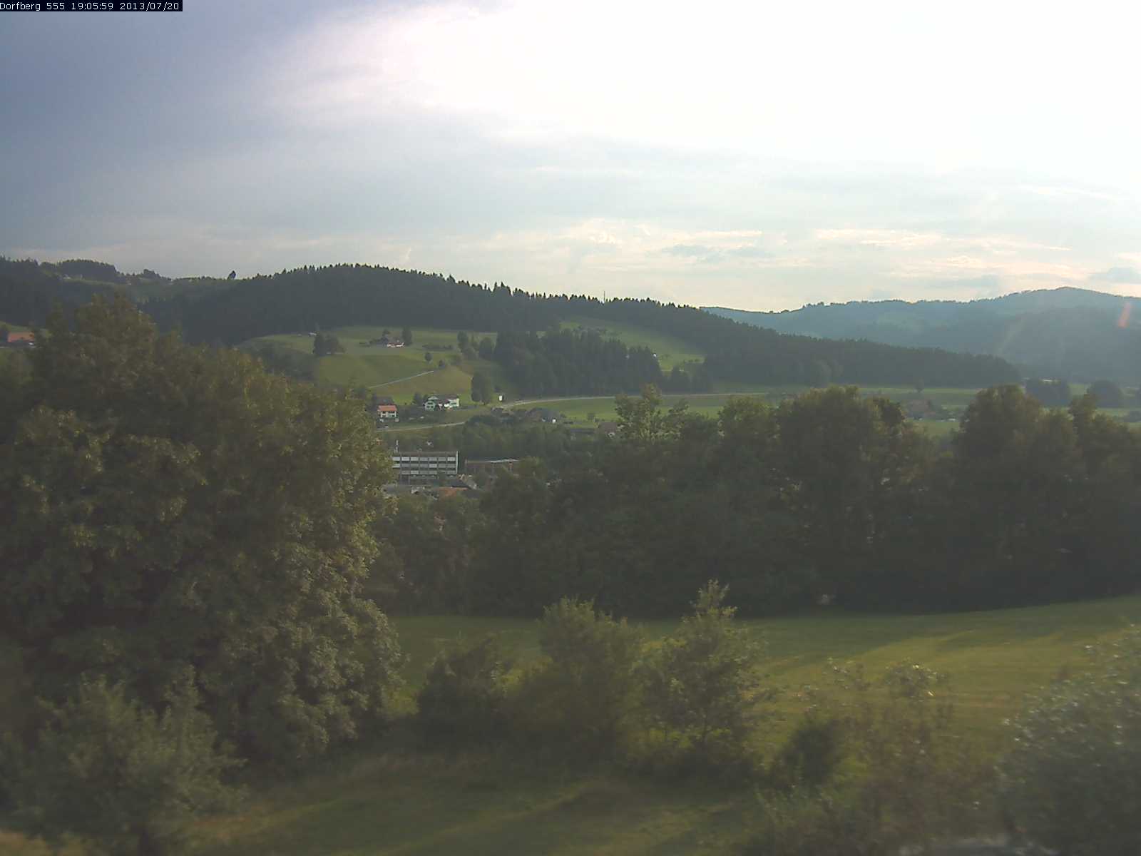 Webcam-Bild: Aussicht vom Dorfberg in Langnau 20130720-190600