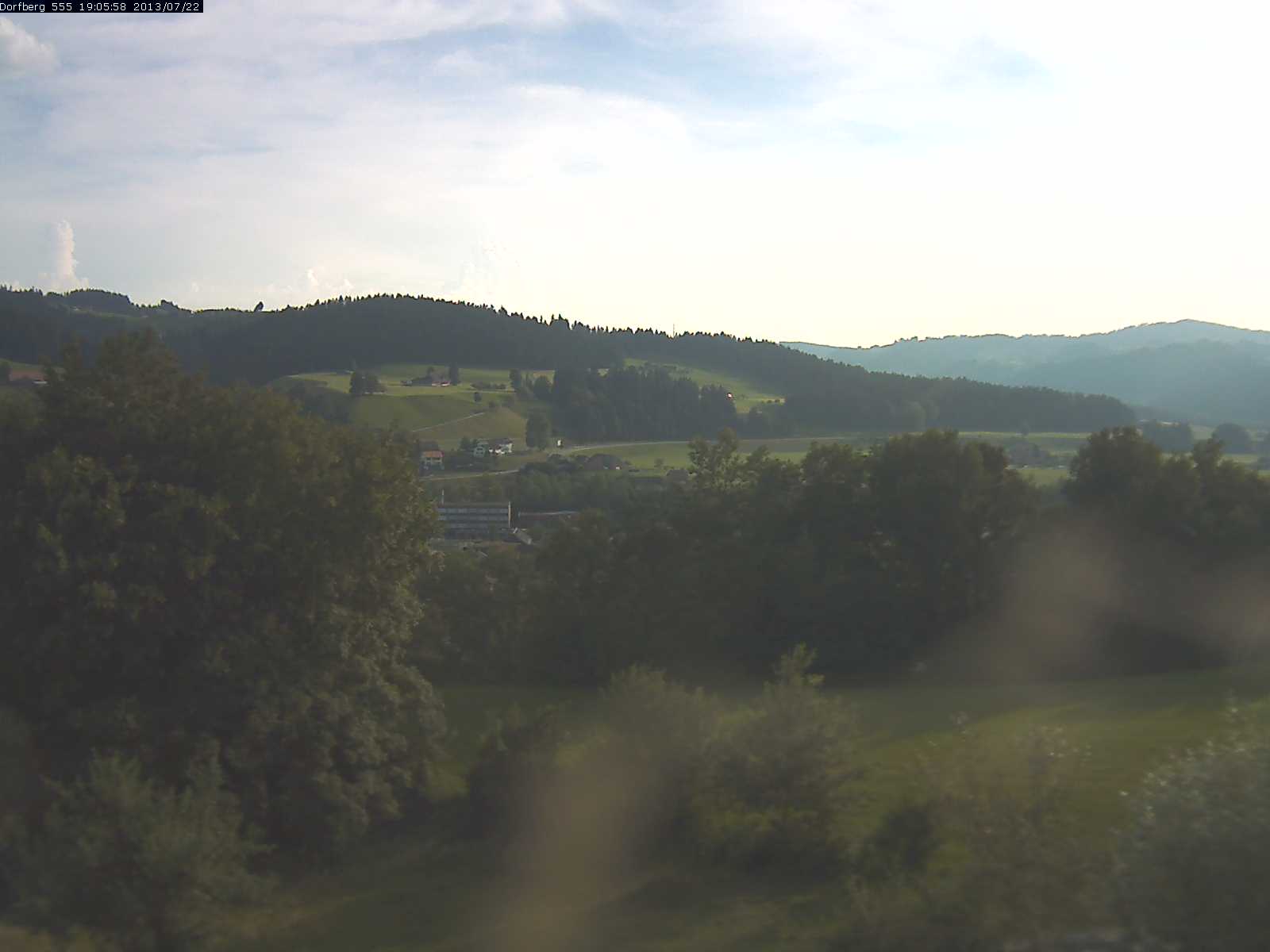 Webcam-Bild: Aussicht vom Dorfberg in Langnau 20130722-190600